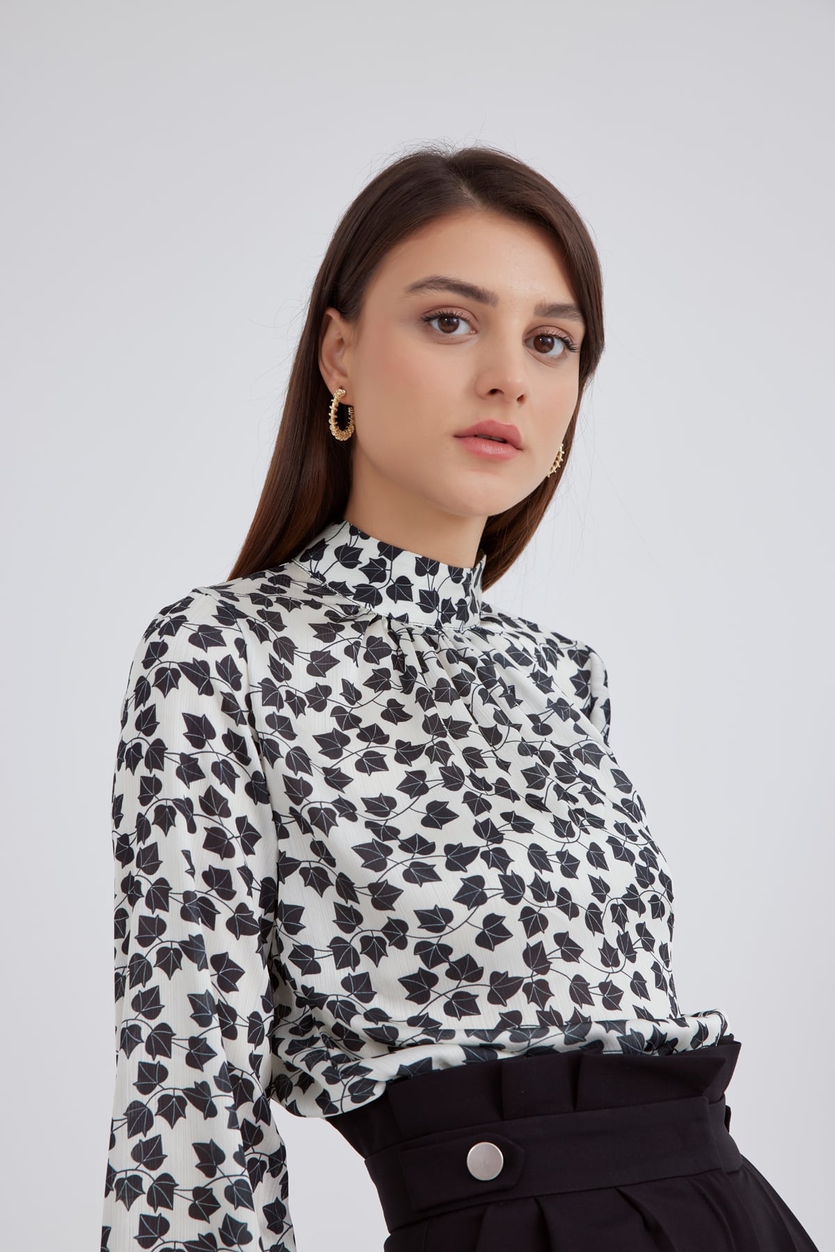 Yoryo saten desenli crop bluz - EKRU