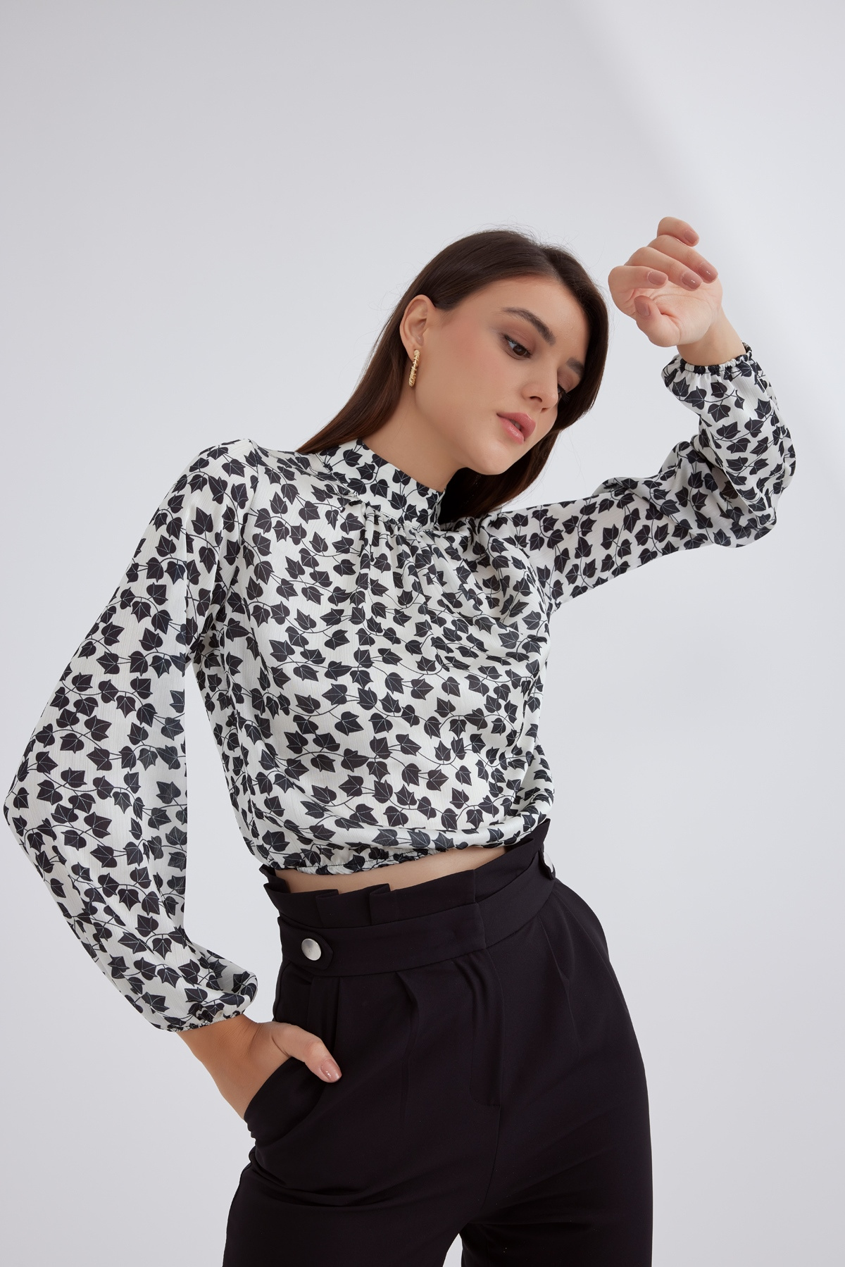 Yoryo saten desenli crop bluz - EKRU