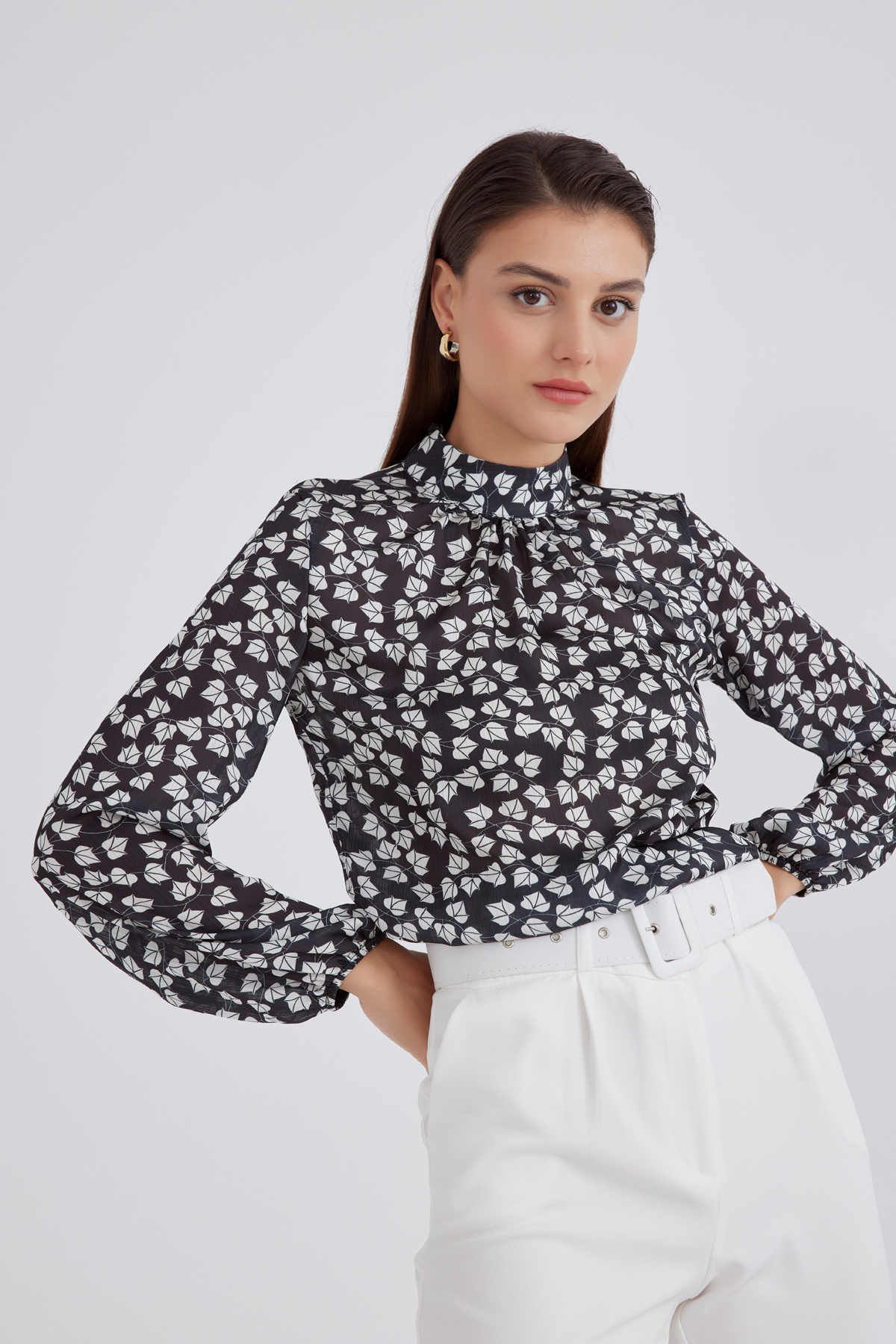 Yoryo saten desenli crop bluz - SİYAH