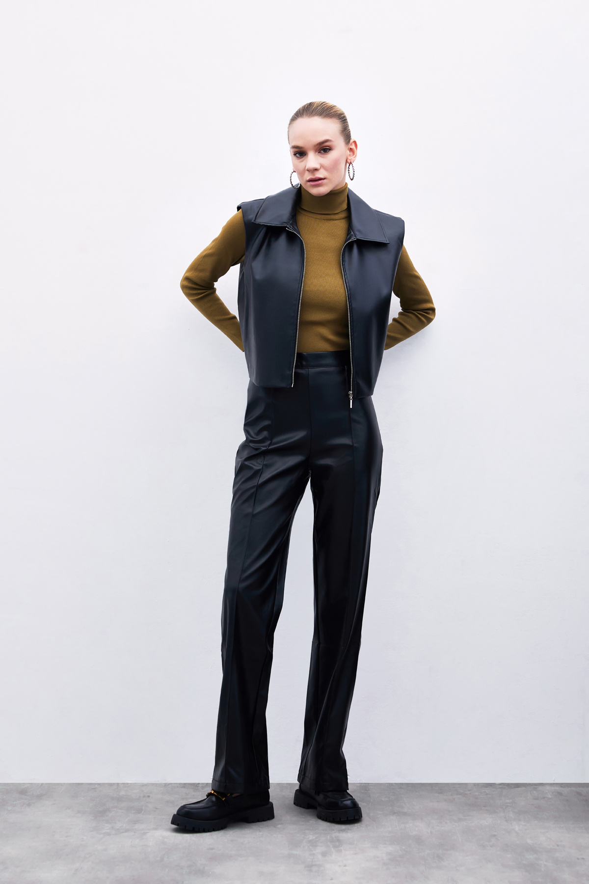 Yüksek Bel Deri Pantolon - Siyah