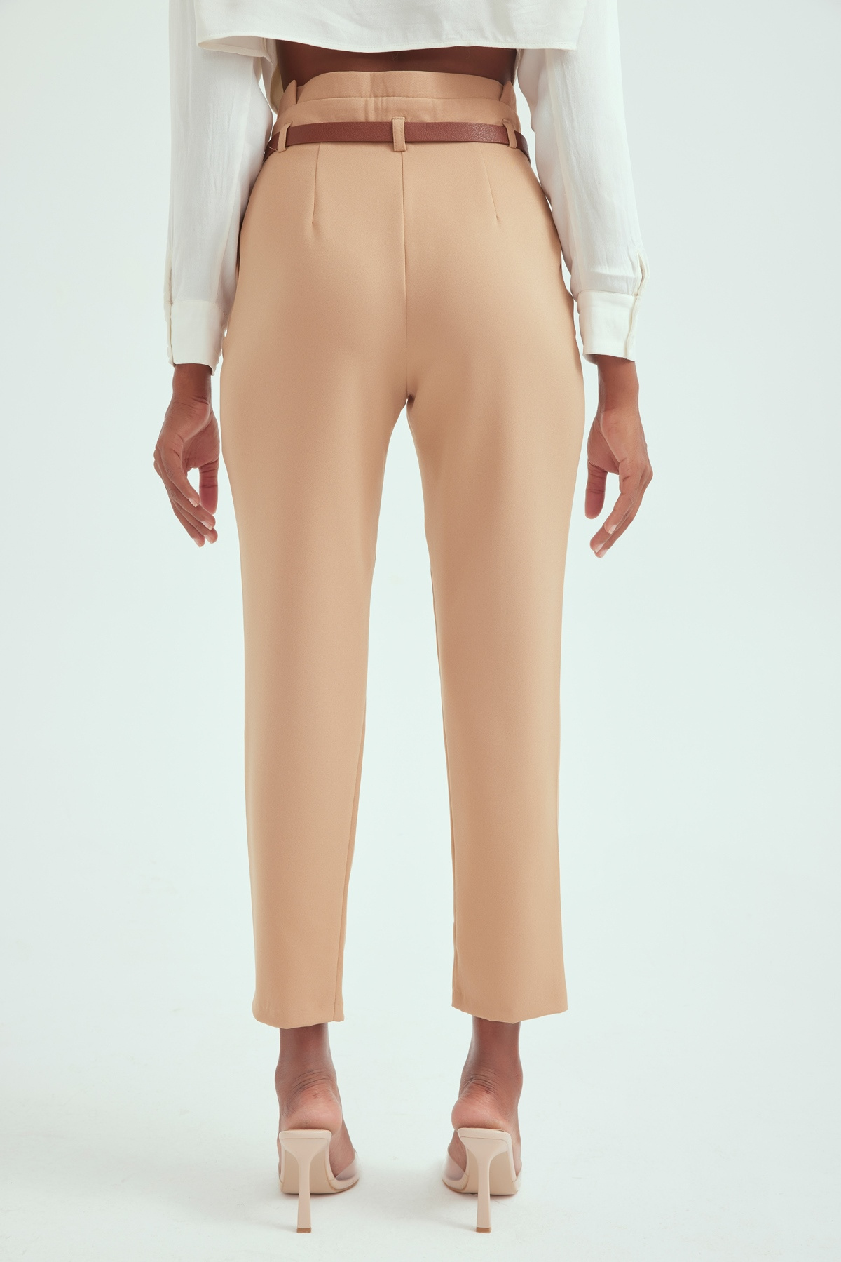 Yüksek bel pileli  kemerli pantolon - CAMEL