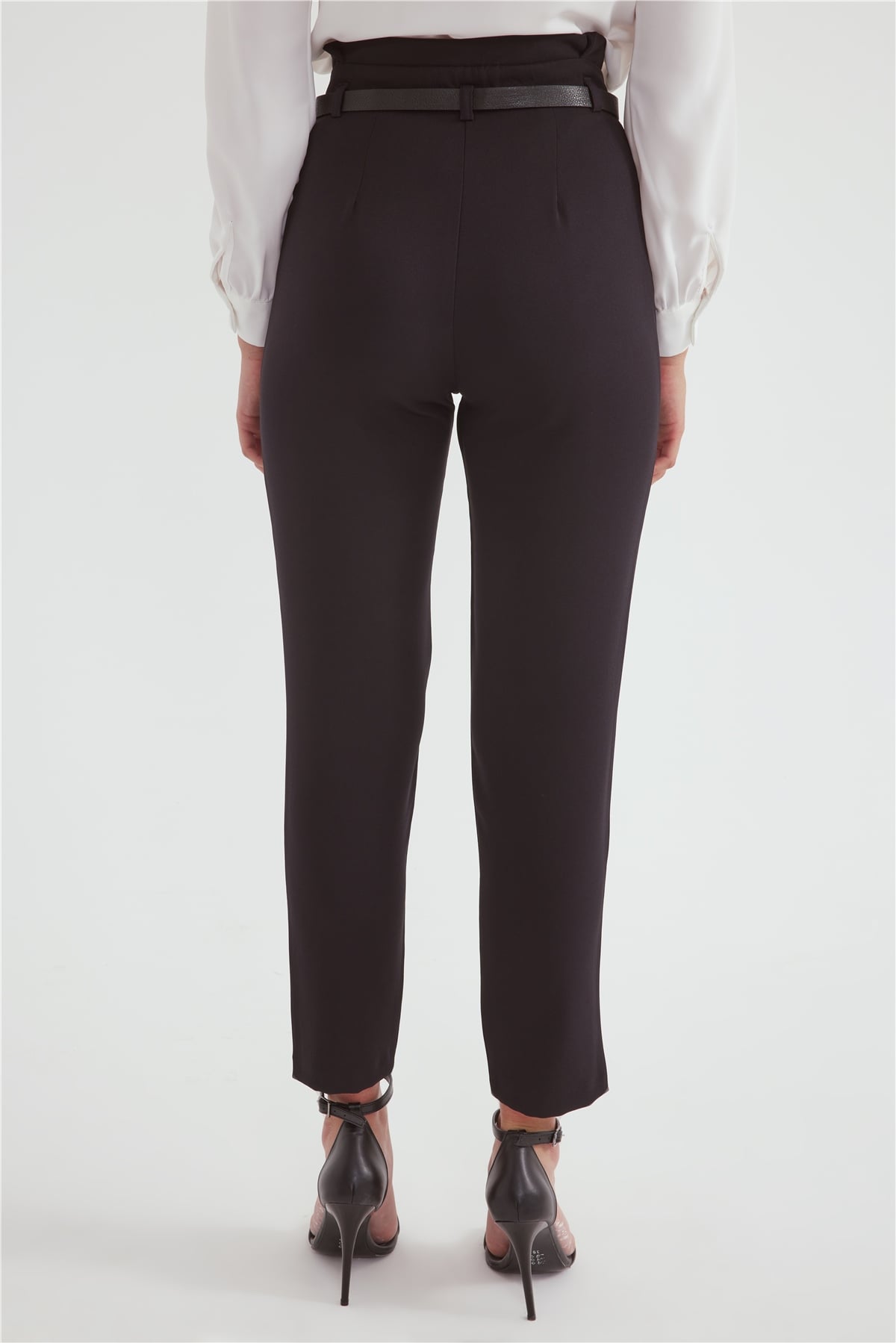 High waist pleated belted Trousers - BLACK