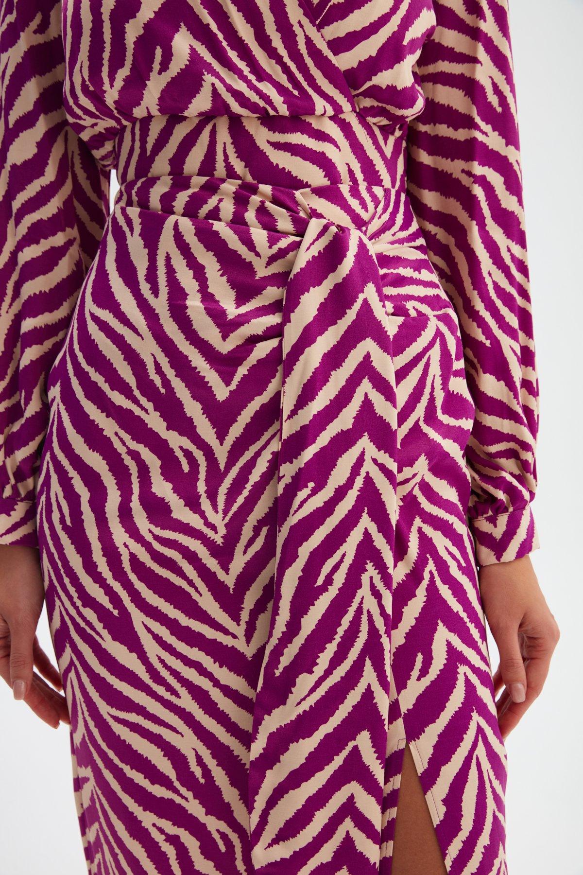 Zebra desenli detaylı saten etek - FUŞYA