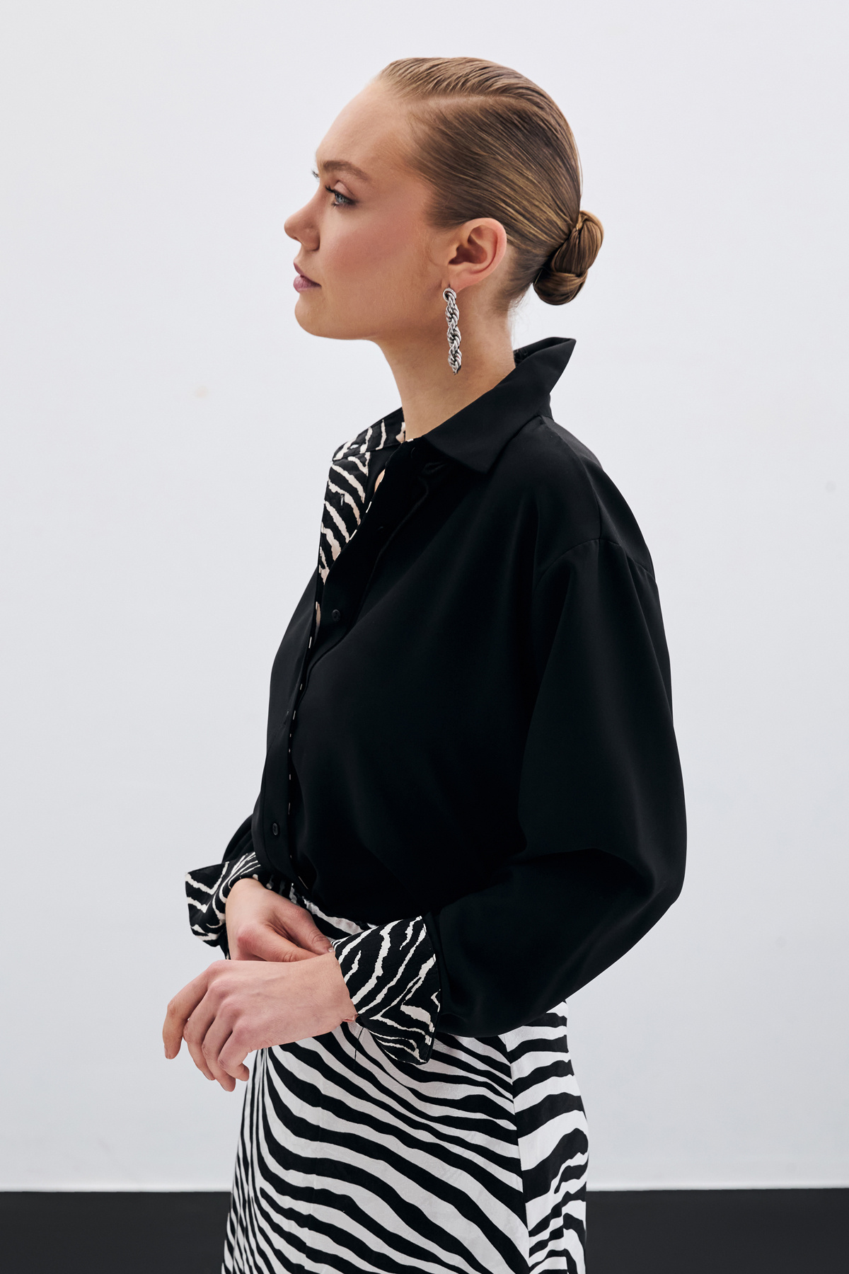 Zebra Desenli Klasik Gömlek - Siyah