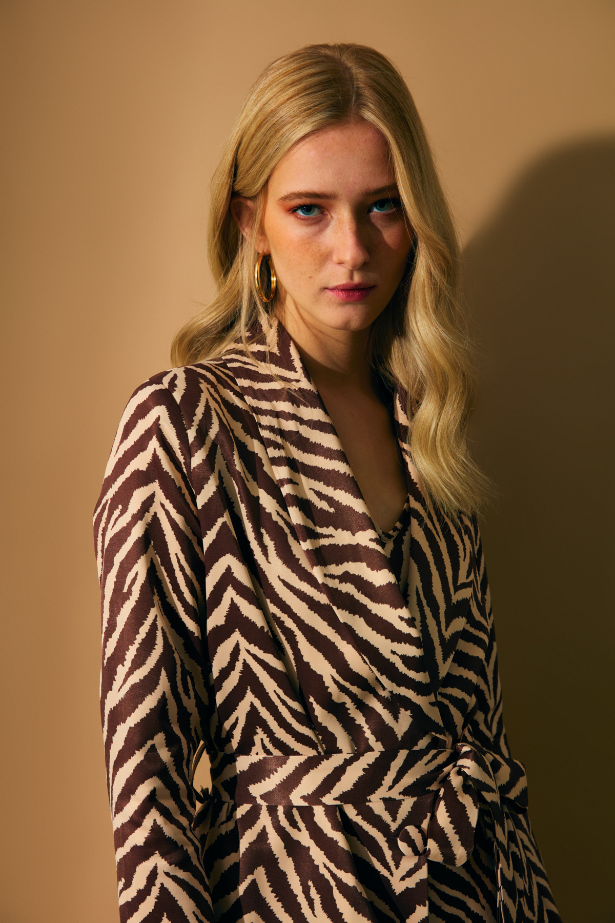 Zebra desenli kuşaklı ceket - KAHVE