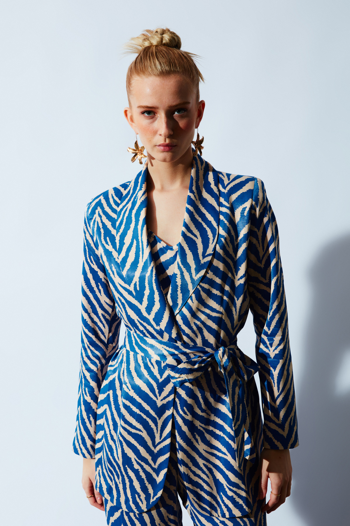 Zebra print belted jacket - BLUES