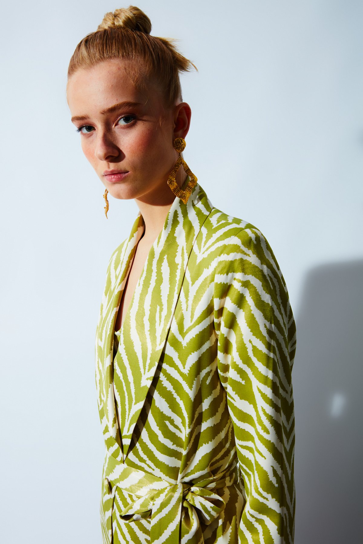 Zebra desenli kuşaklı ceket - YAĞ YEŞİLİ