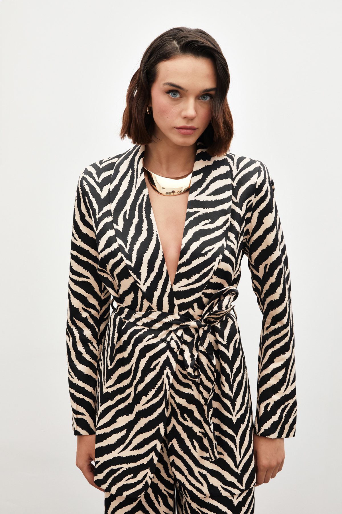 Zebra Desenli Kuşaklı Saten Ceket - SİYAH