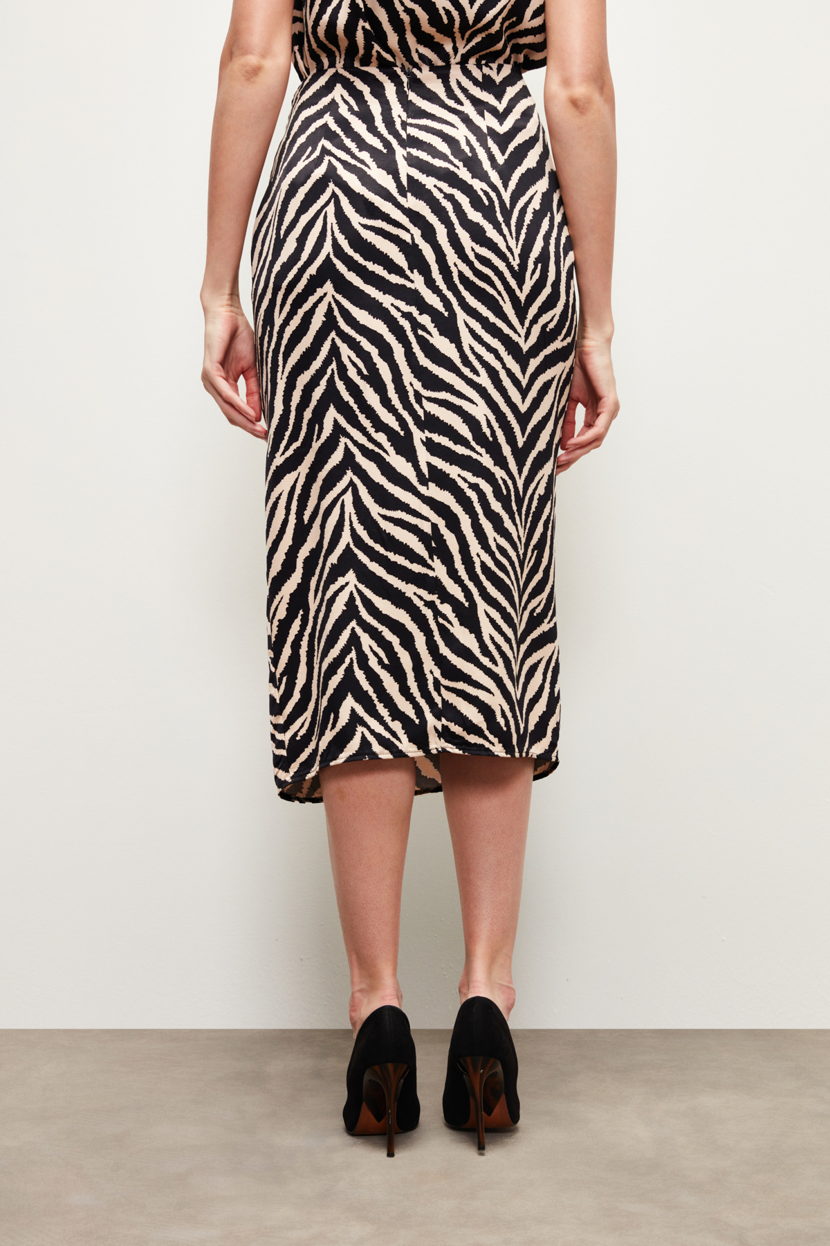 Zebra Desenli Saten Etek - SİYAH