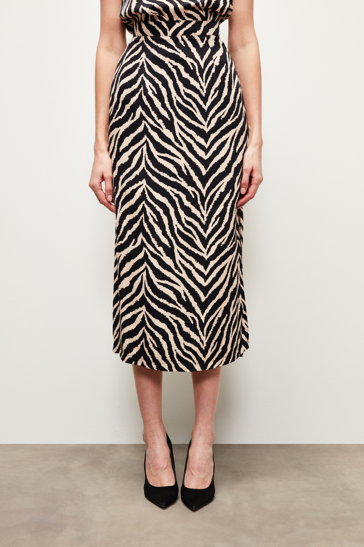 Zebra Desenli Saten Etek - SİYAH