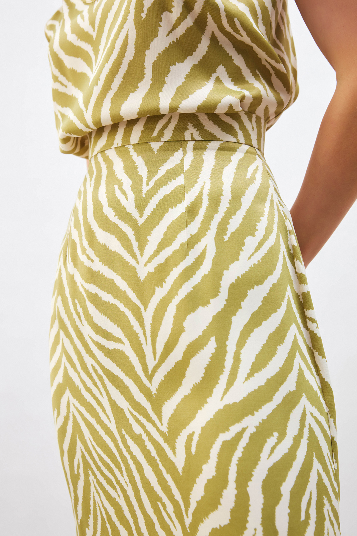 Zebra Desenli Saten Etek - YAĞ YEŞİLİ