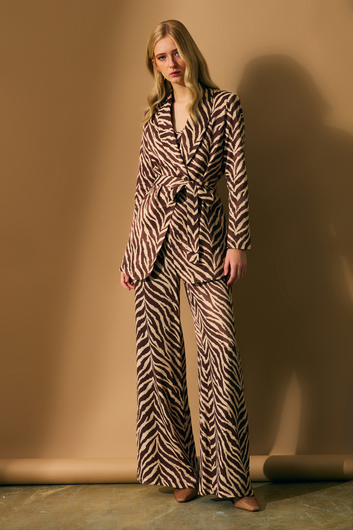 Zebra desenli saten pantolon - KAHVE