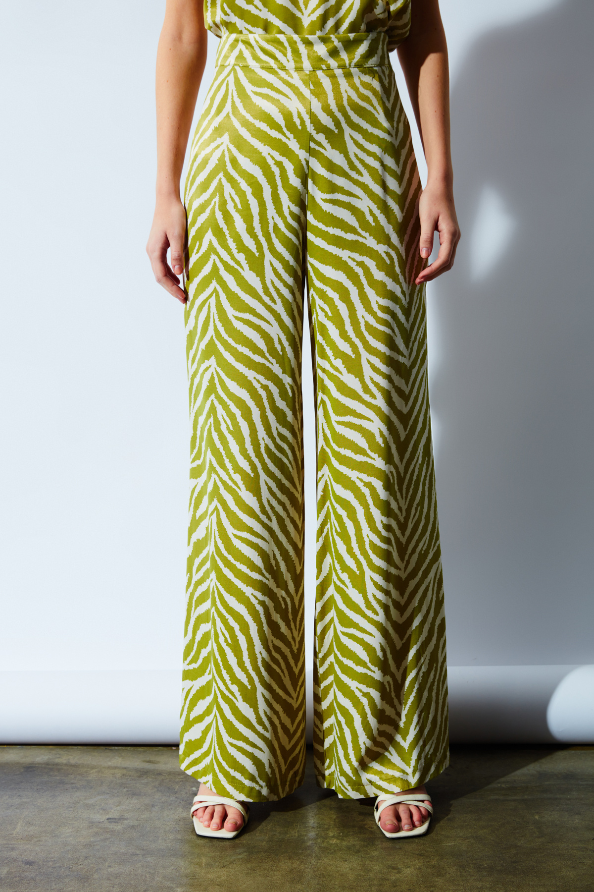 Zebra desenli saten pantolon - YAĞ YEŞİLİ