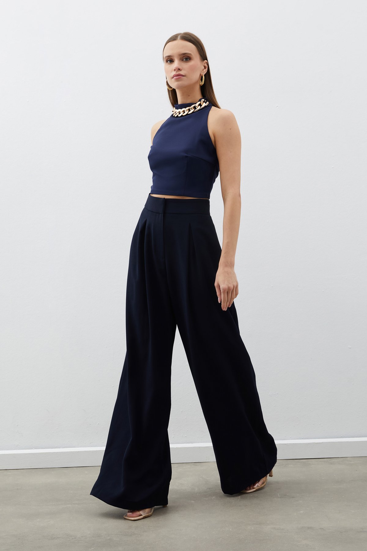 Zincir Aksesuarlı Crop Bluz - LACİVERT