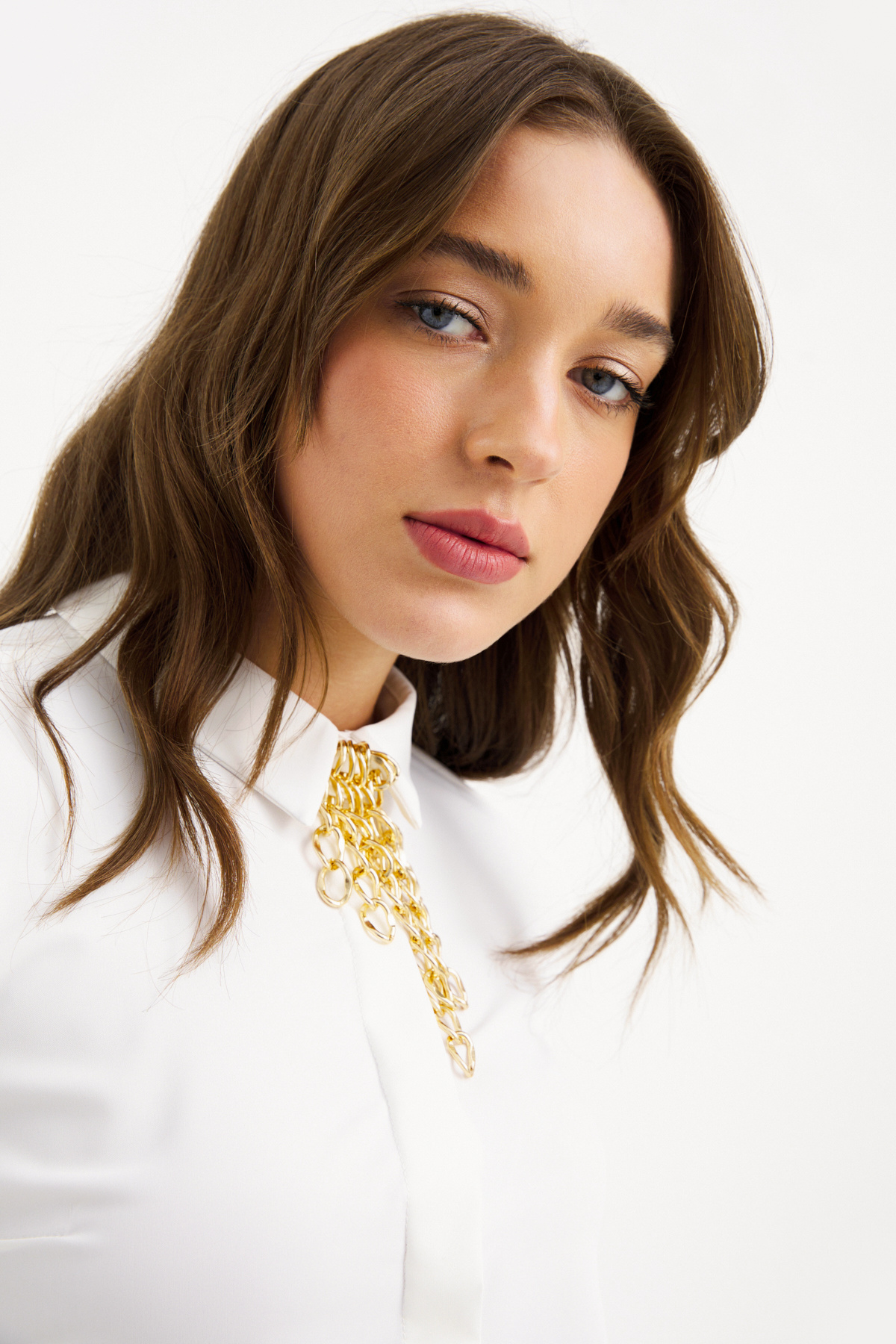 Zincir aksesuarlı düz gömlek - EKRU