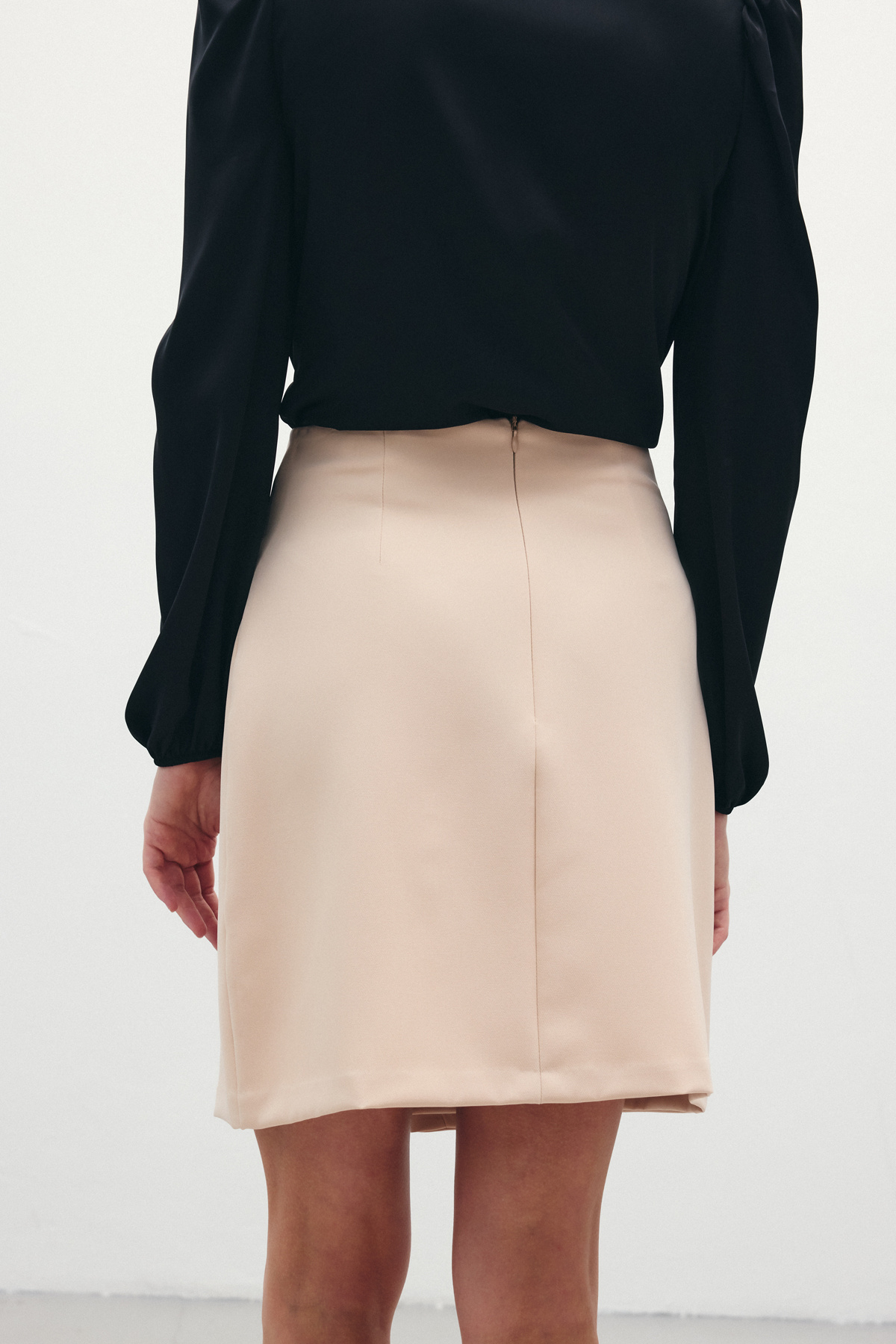 Zincir Aksesuarlı Mini Etek - Bej