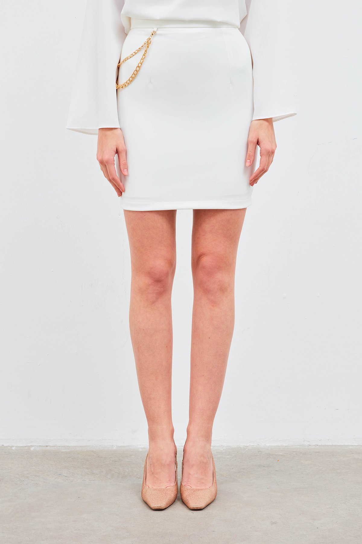 Zincir Aksesuarlı Mini Etek - EKRU