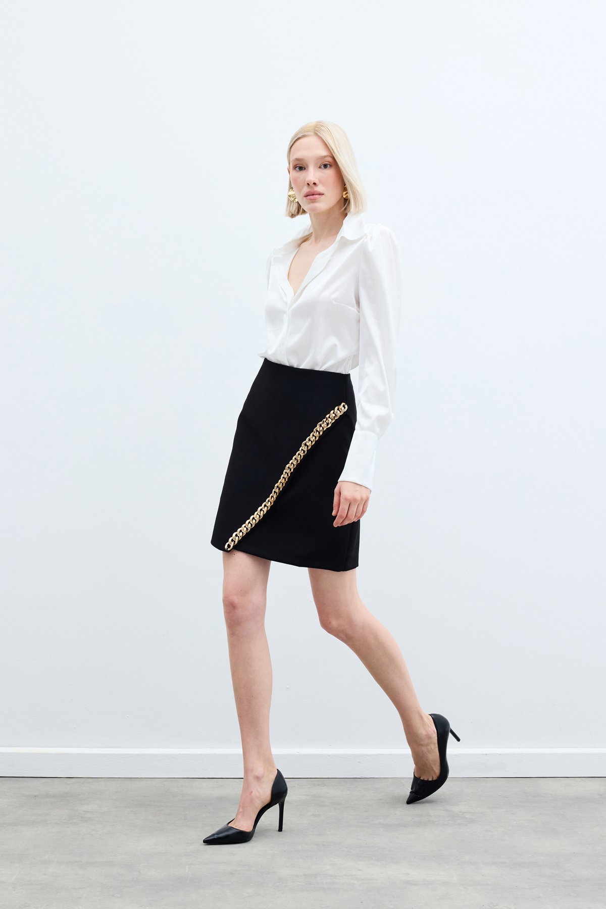 Zincir Aksesuarlı Mini Etek - Siyah