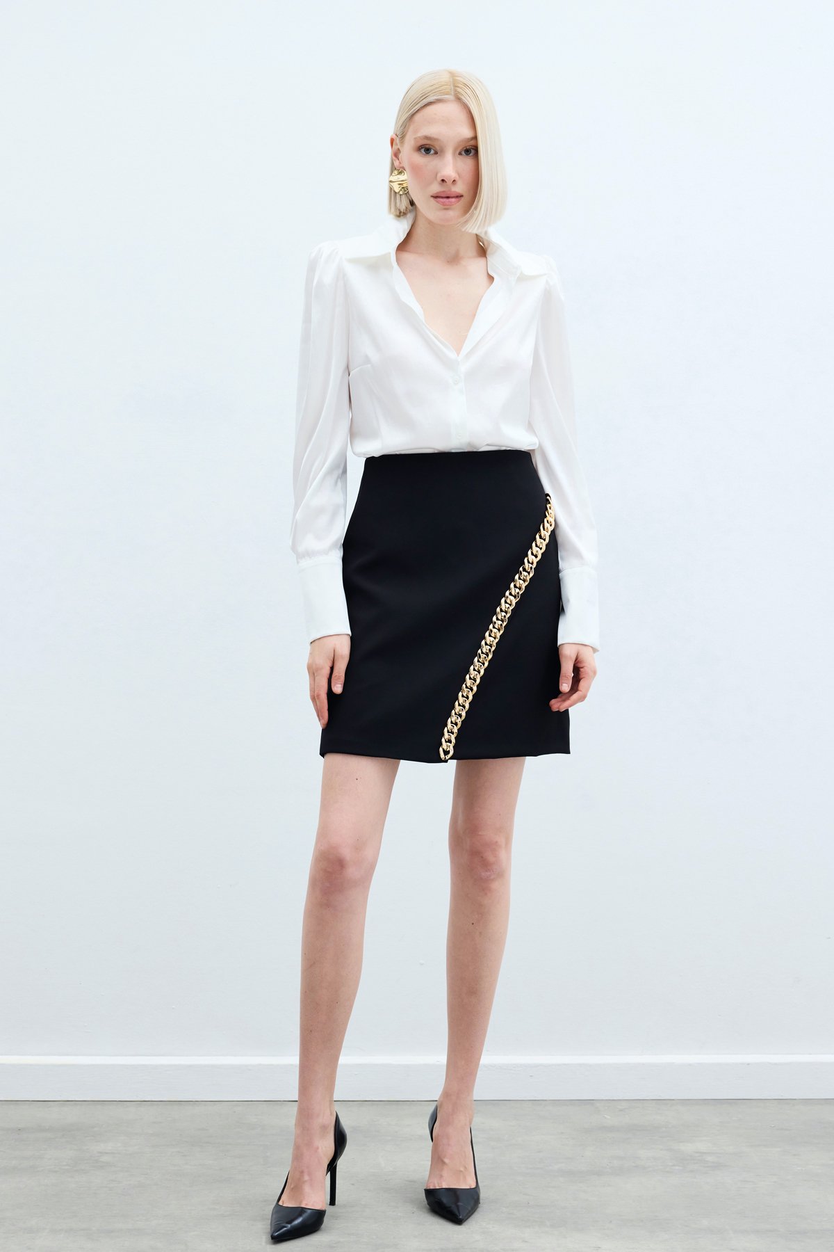 Zincir Aksesuarlı Mini Etek - Siyah