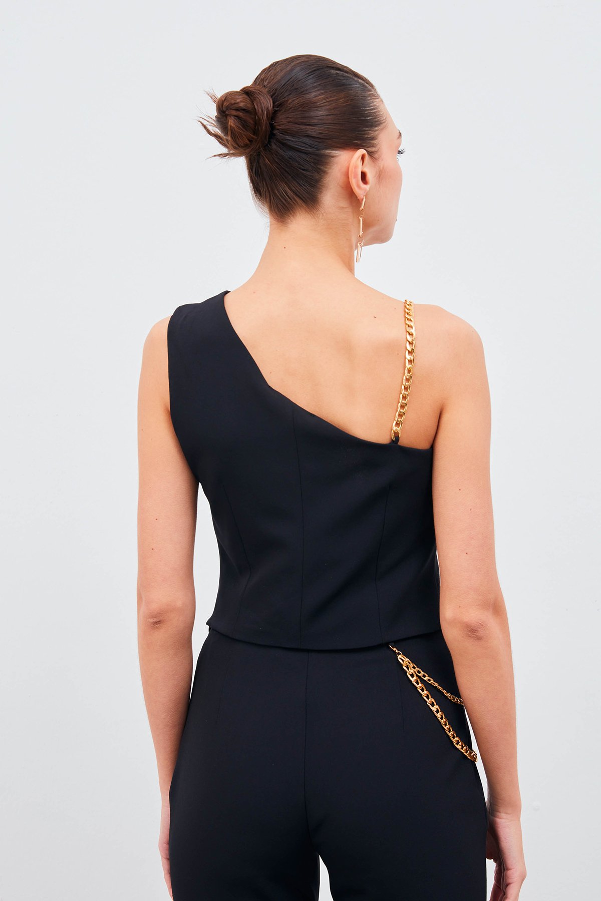 Zincir Askı Detaylı Crop Bluz - SİYAH