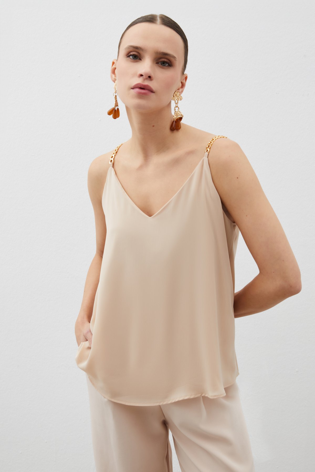 Zincir Askılı Salaş Bluz - BEJ