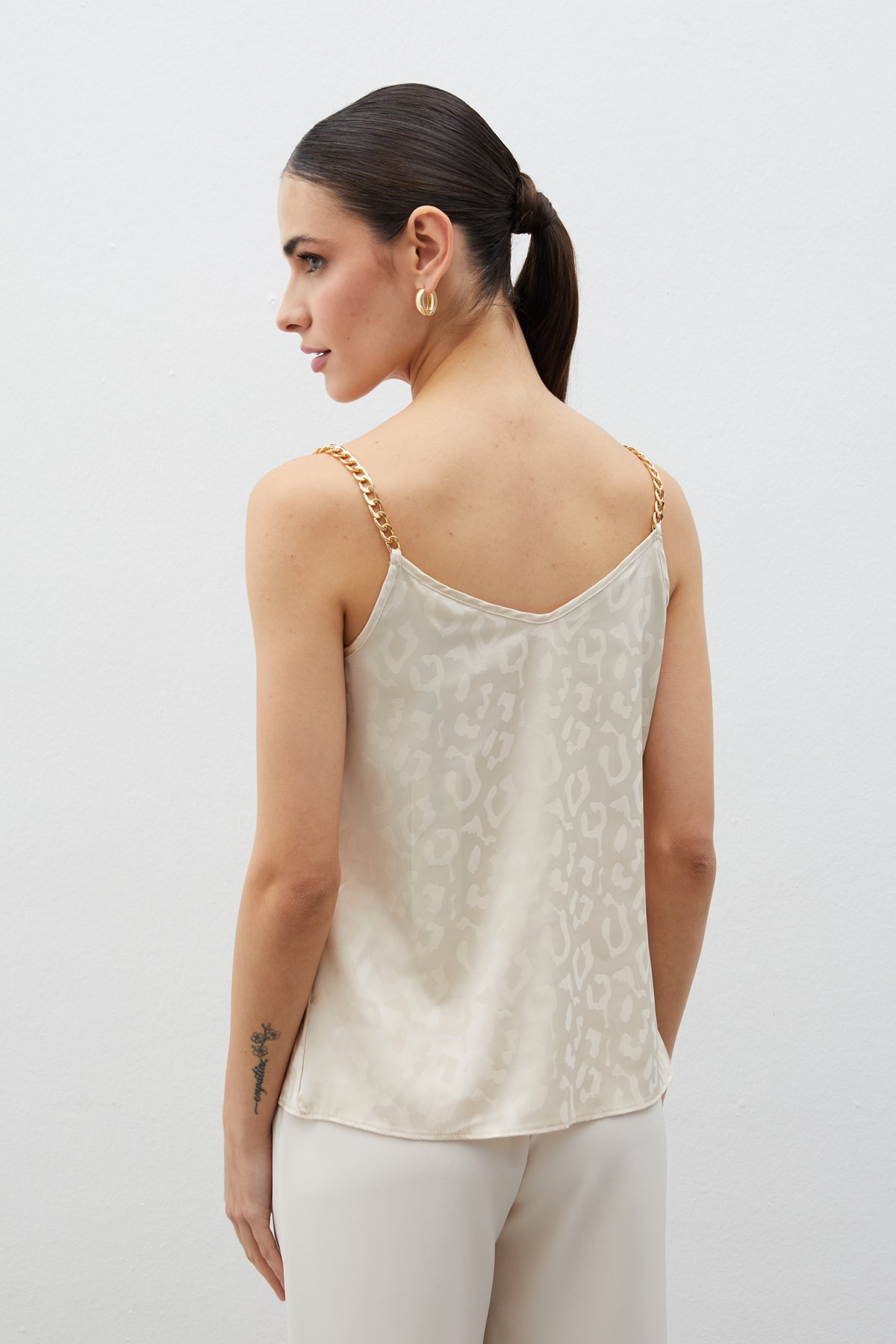 Zincir Askılı Saten Bluz - BEJ