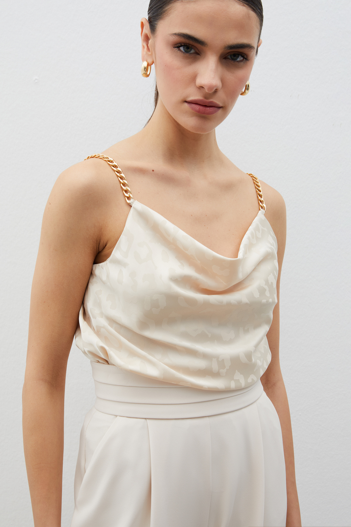 Zincir Askılı Saten Bluz - BEJ