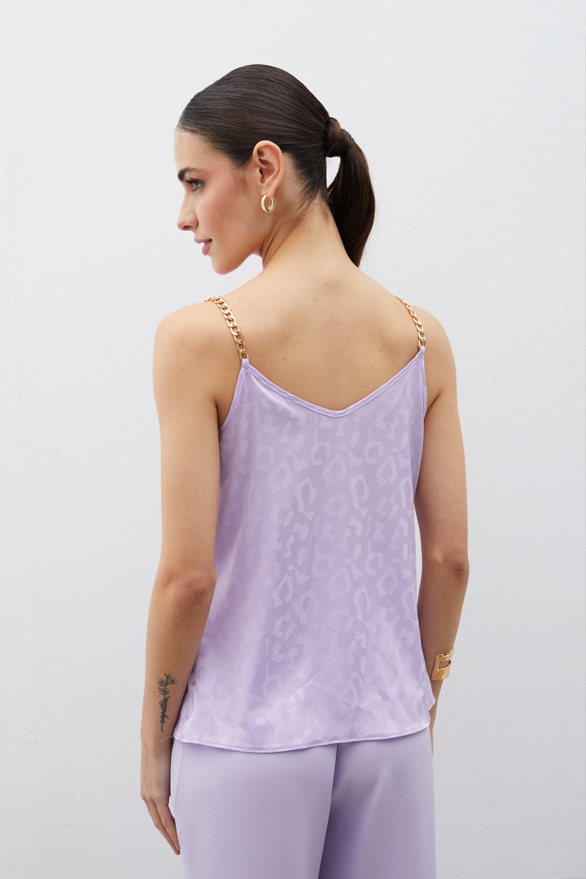 Zincir Askılı Saten Bluz - LİLA