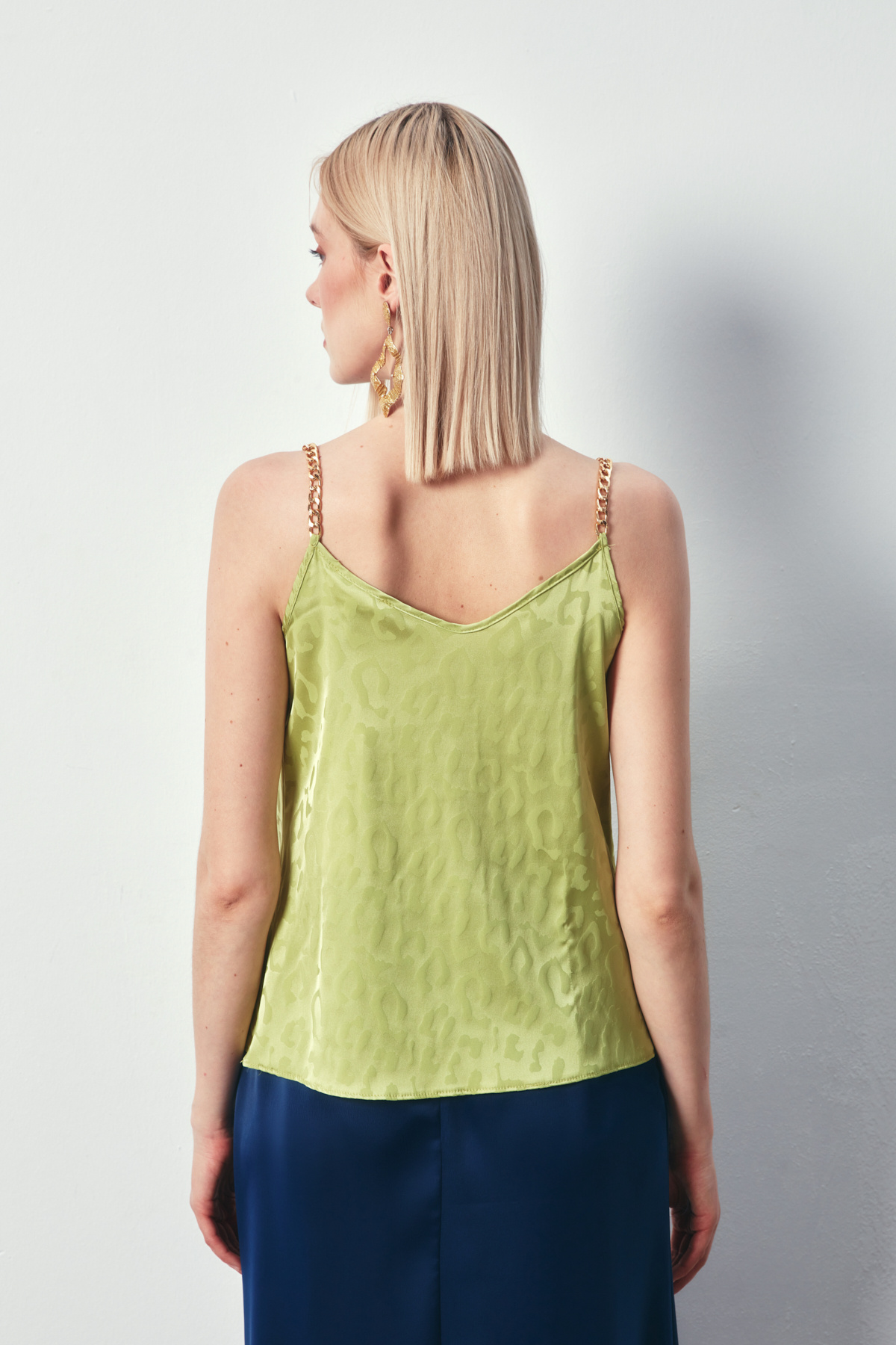 Zincir Askılı Saten Bluz - YAĞ YEŞİLİ