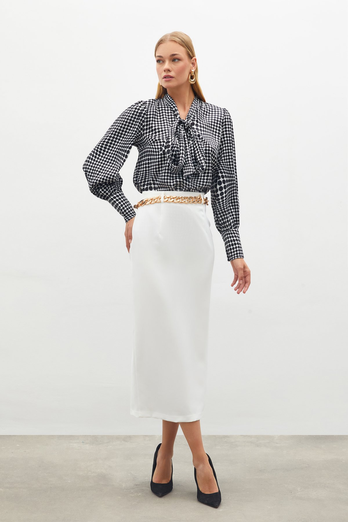 Pencil Skirt with Chain Belt - ECRU