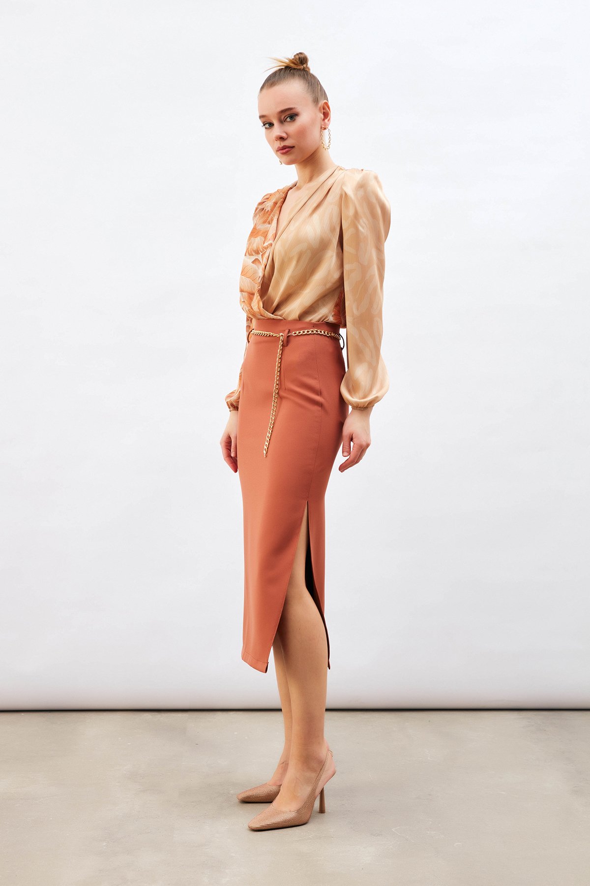 Zincir kemerli kalem etek - KAHVE