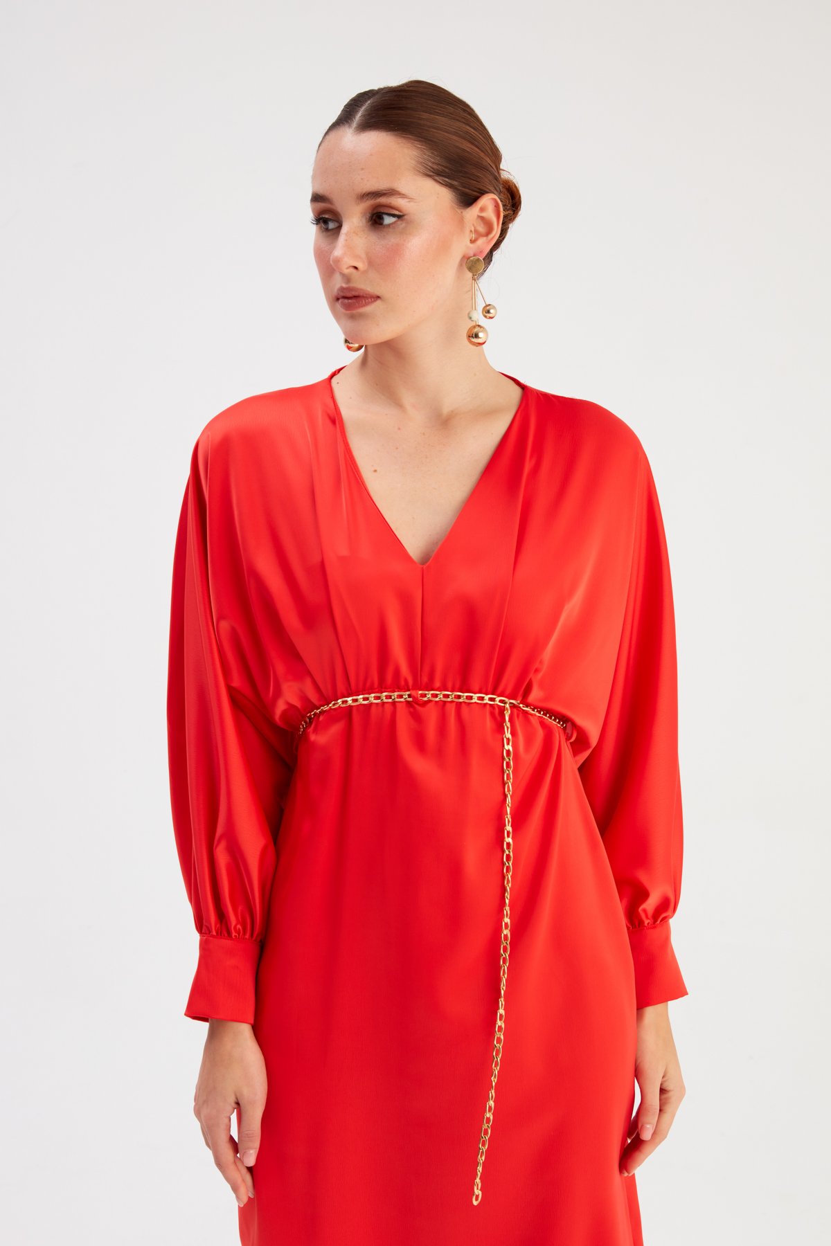 Zincir Kemerli Saten Elbise - MERCAN