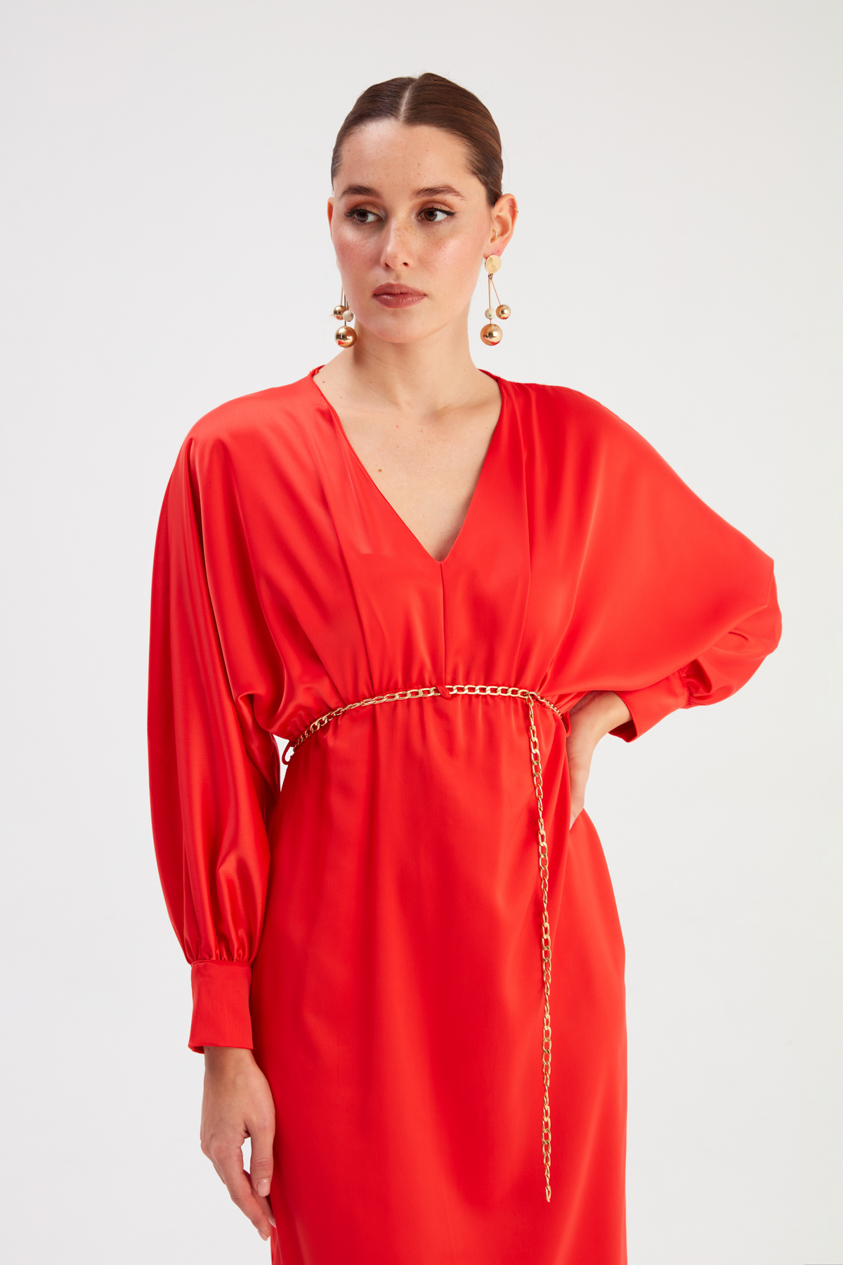 Zincir Kemerli Saten Elbise - MERCAN