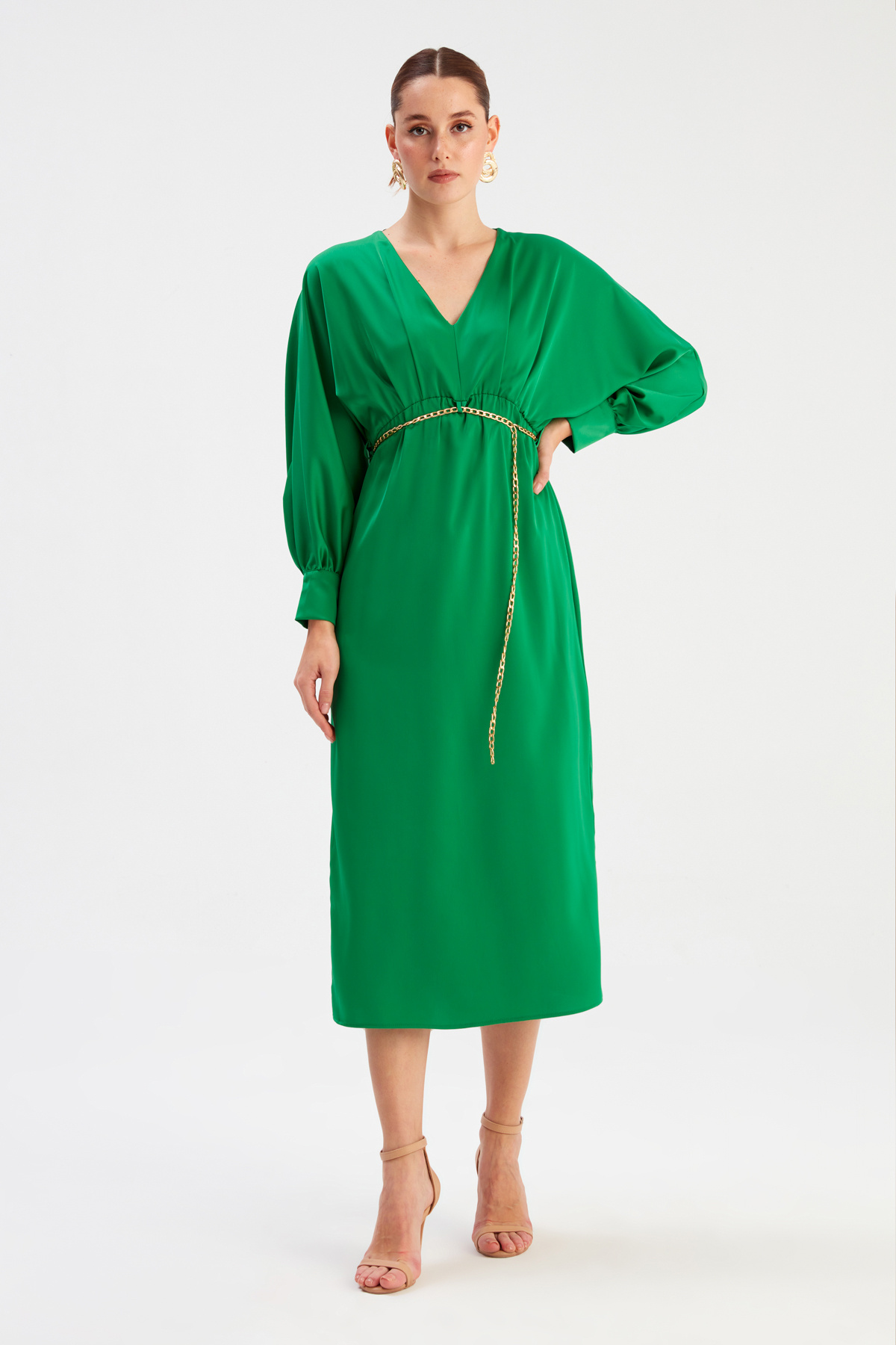 Zincir Kemerli Saten Elbise - ZÜMRÜT