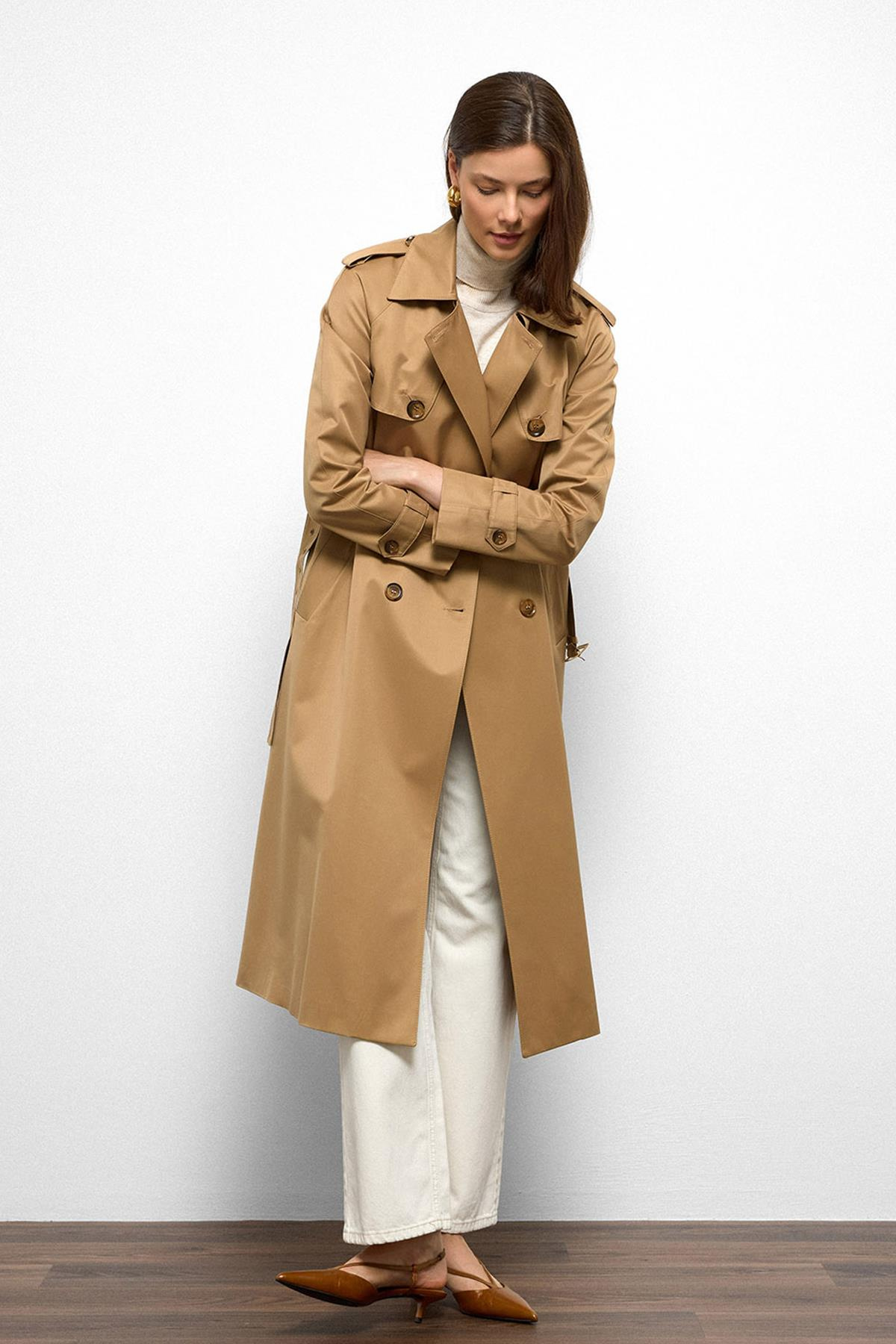Raglan Sleeve Water Repellent Trench Coat with Epaulette and Cape Details K. KAMEL 6766