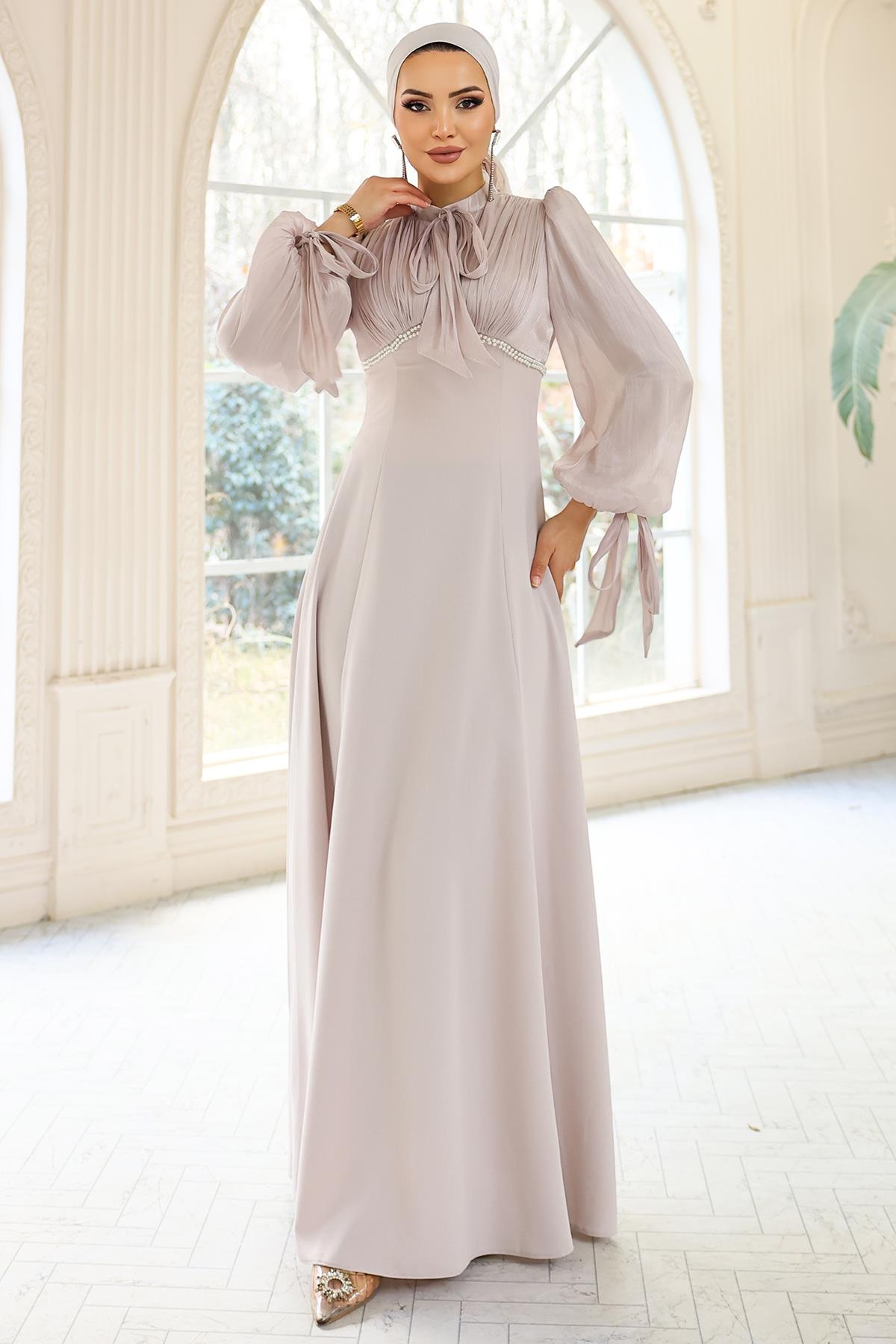 Bağcık ve İnci Detaylı Yoryo İpek Krep Kombinli Tesettür Abiye Elbise TAŞ 1685