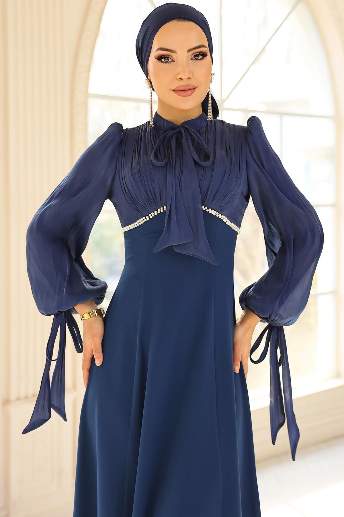 Bağcık ve İnci Detaylı Yoryo İpek Krep Kombinli Tesettür Abiye Elbise K. İNDİGO 1685