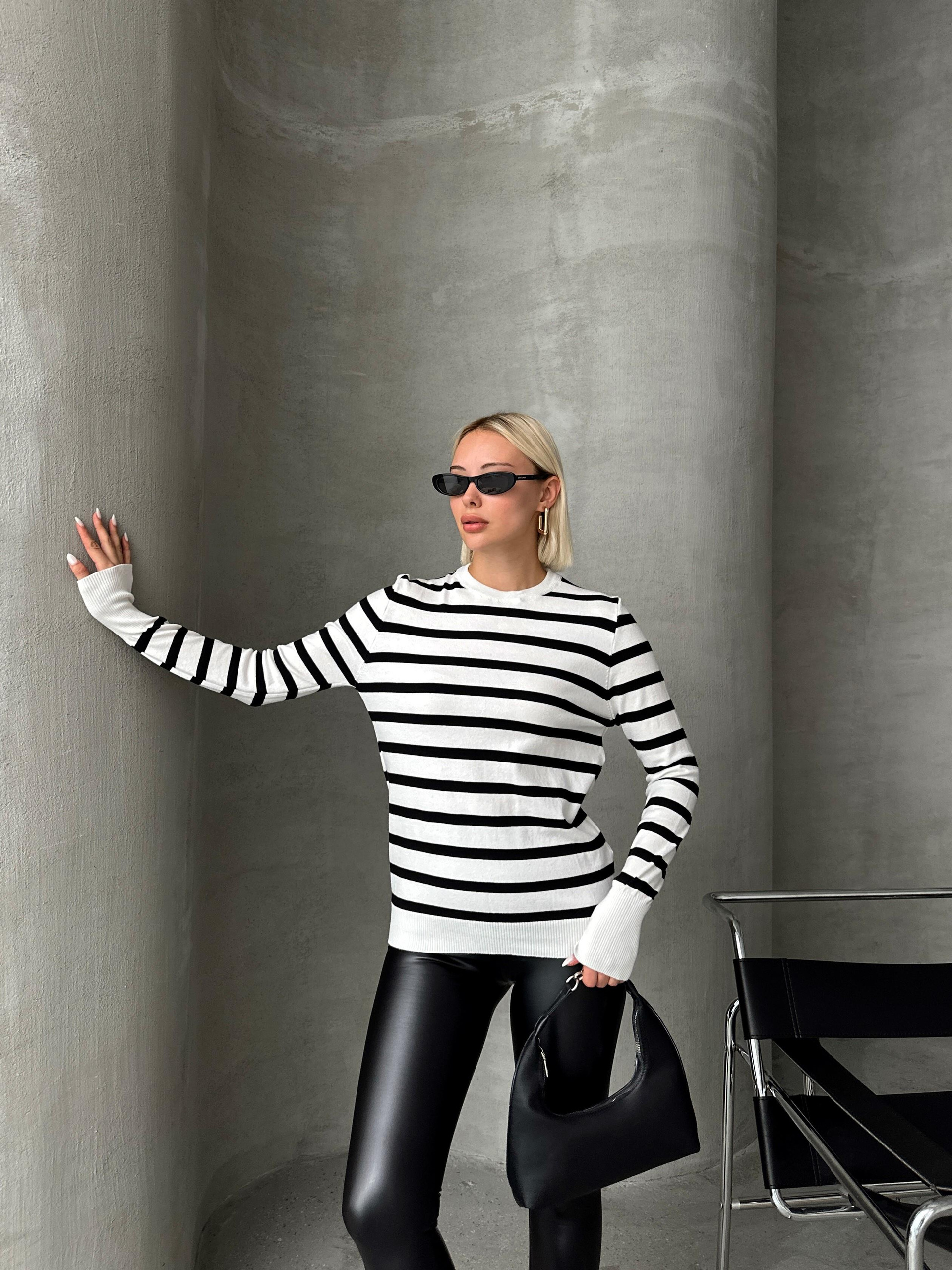 Bisiklet Yaka Siyah Çizgili Triko Kazak EKRU 8236