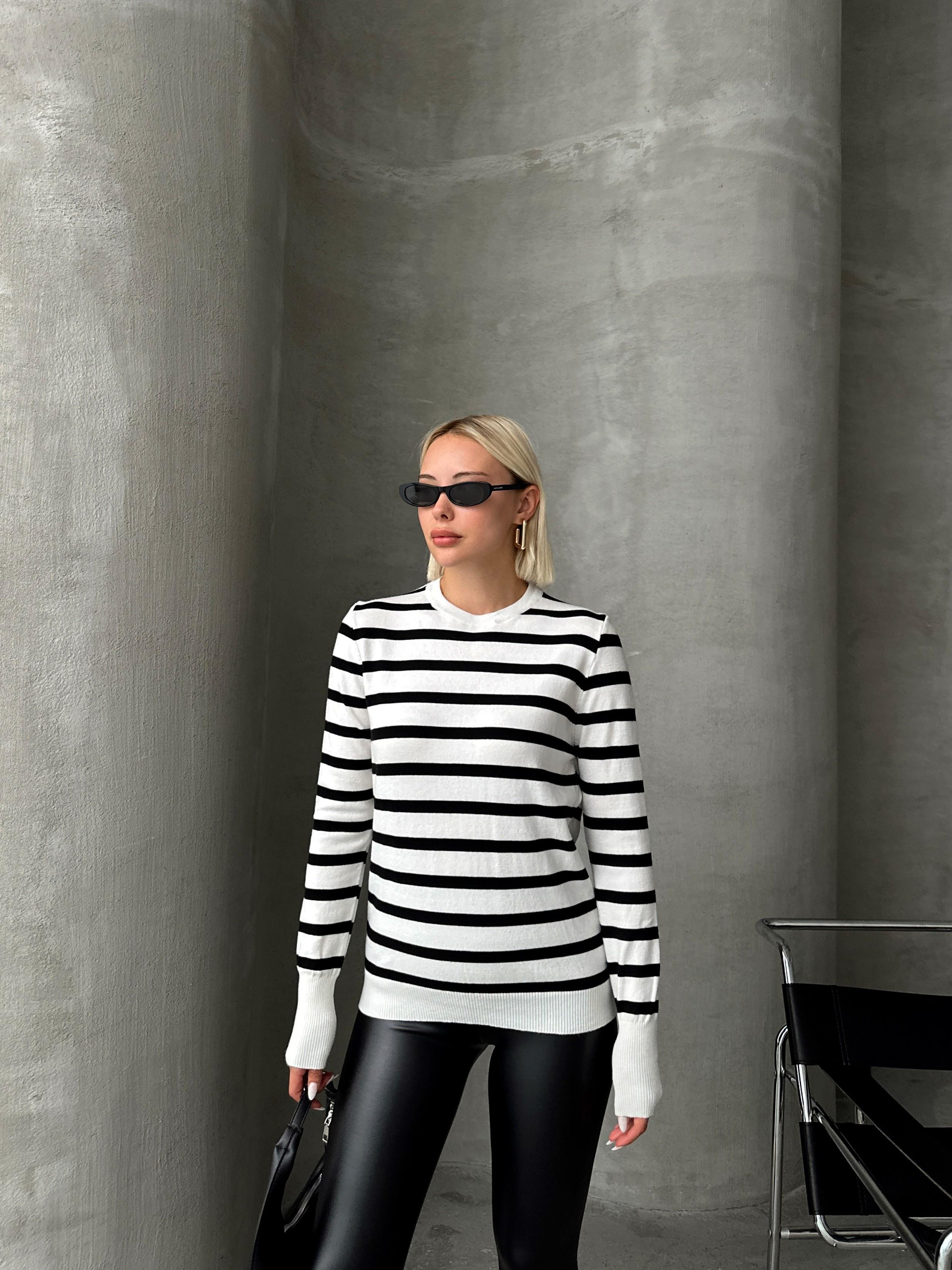 Bisiklet Yaka Siyah Çizgili Triko Kazak EKRU 8236