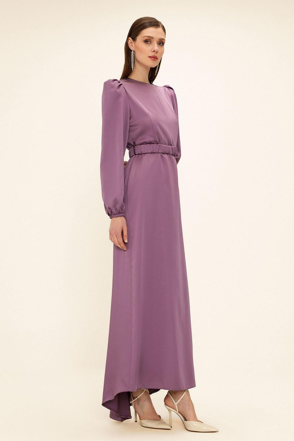 فستان سهرة ساتان للحجاب مع حزام مطوي ك. ليلا 1679