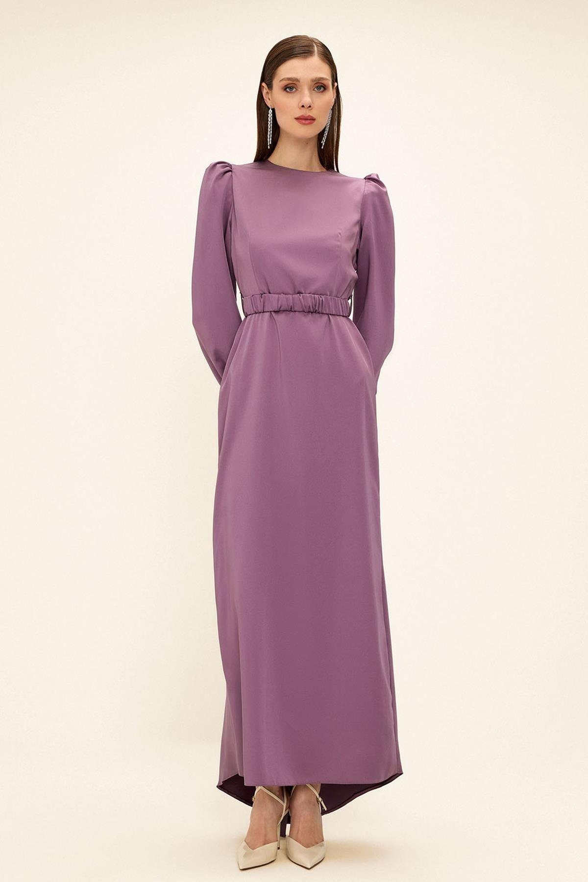 فستان سهرة ساتان للحجاب مع حزام مطوي ك. ليلا 1679