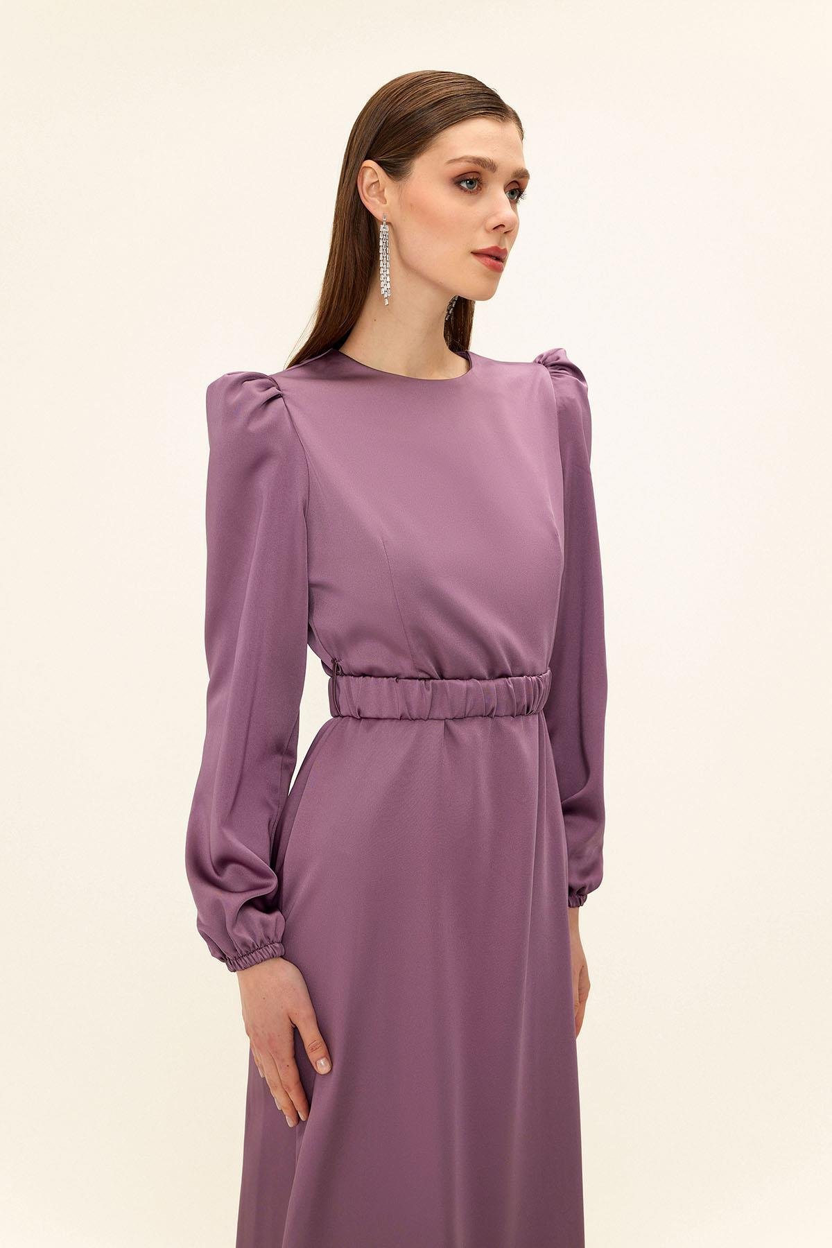 فستان سهرة ساتان للحجاب مع حزام مطوي ك. ليلا 1679