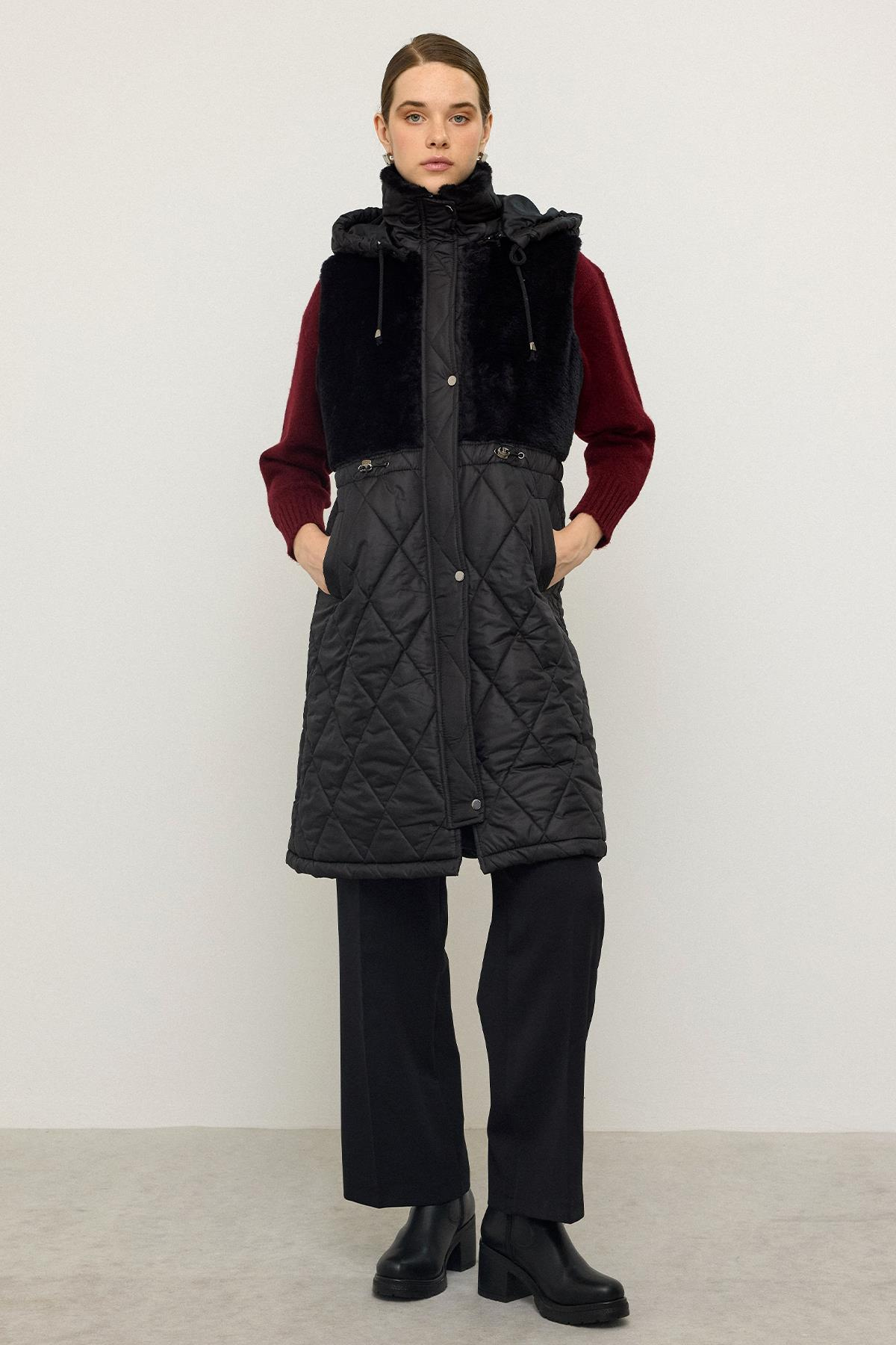 سترة مبطنة من القطيفة قابلة للإزالة مع غطاء للرأس أسود 8264