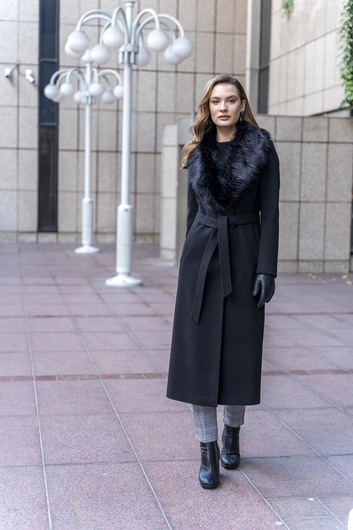 Detachable Fur-Lined Long Coat with Waist Tie BLACK 3804