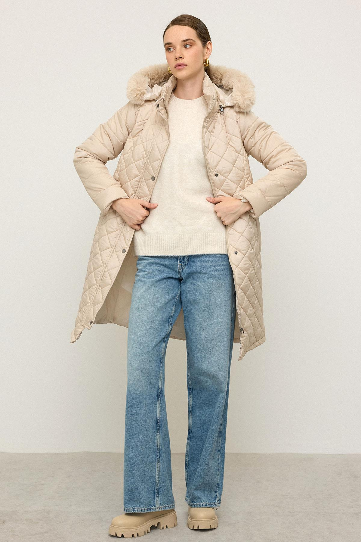 Çıkabilen Kürklü Kapüşonlu Metal Aksesuarlı Kapitone Mont TAŞ 6790