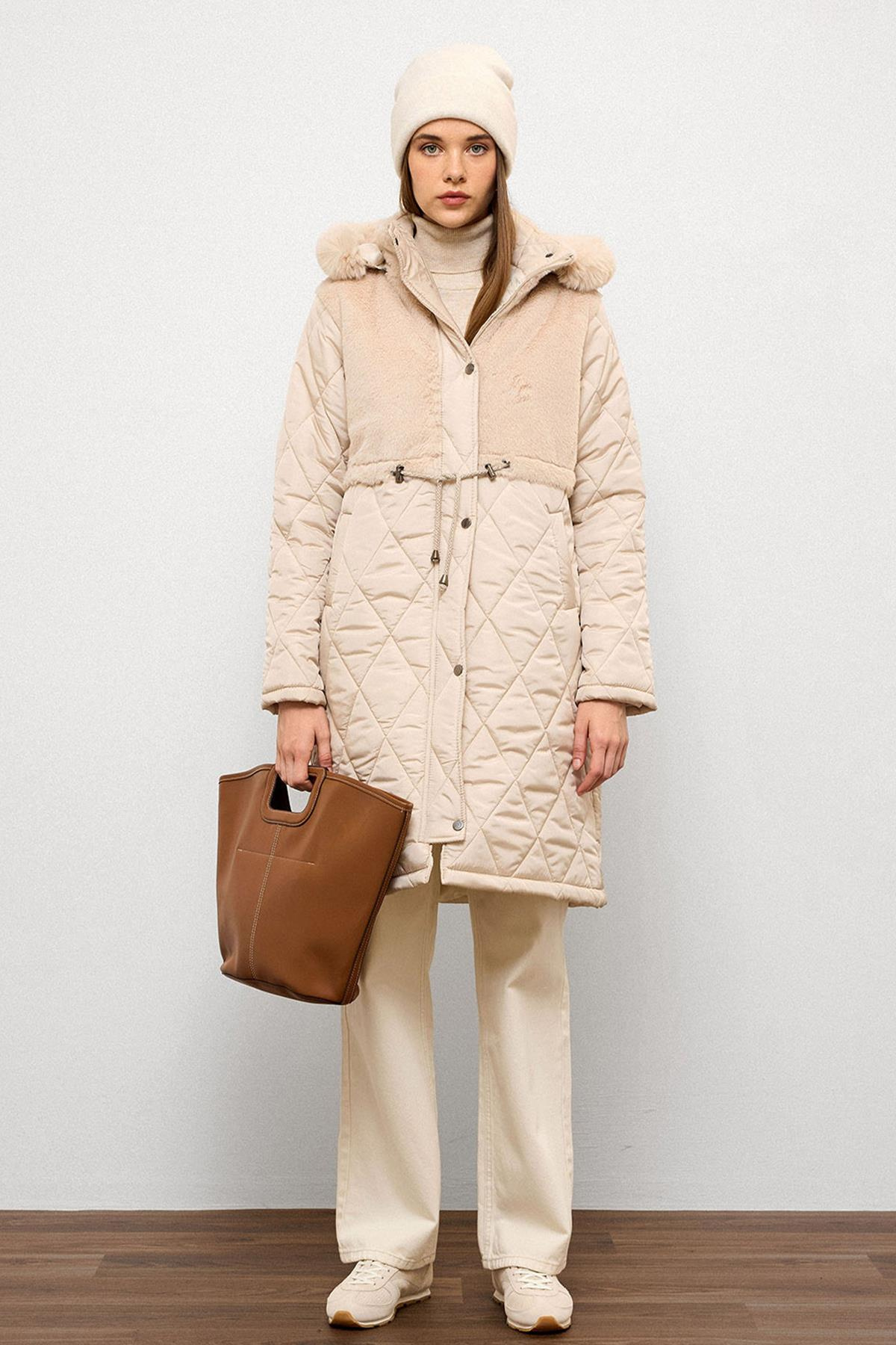 Çıkabilen Kürklü Kapüşonlu Pelüş Garnili Kapitone Mont TAŞ 6781