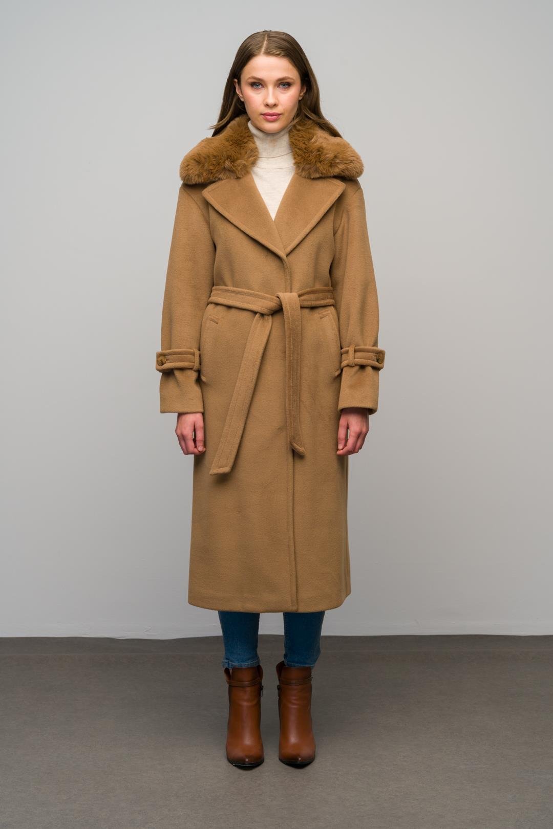 معطف فروي كبير الحجم بأكمام منخفضة وقابل للفصل ك. كامل 3067