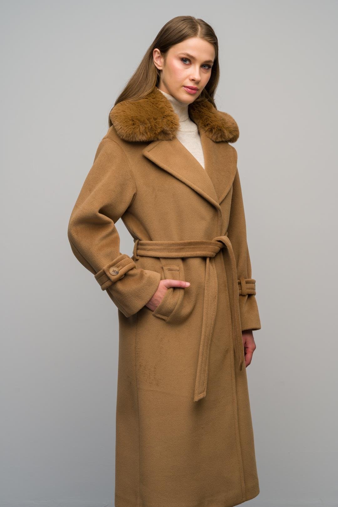 معطف فروي كبير الحجم بأكمام منخفضة وقابل للفصل ك. كامل 3067