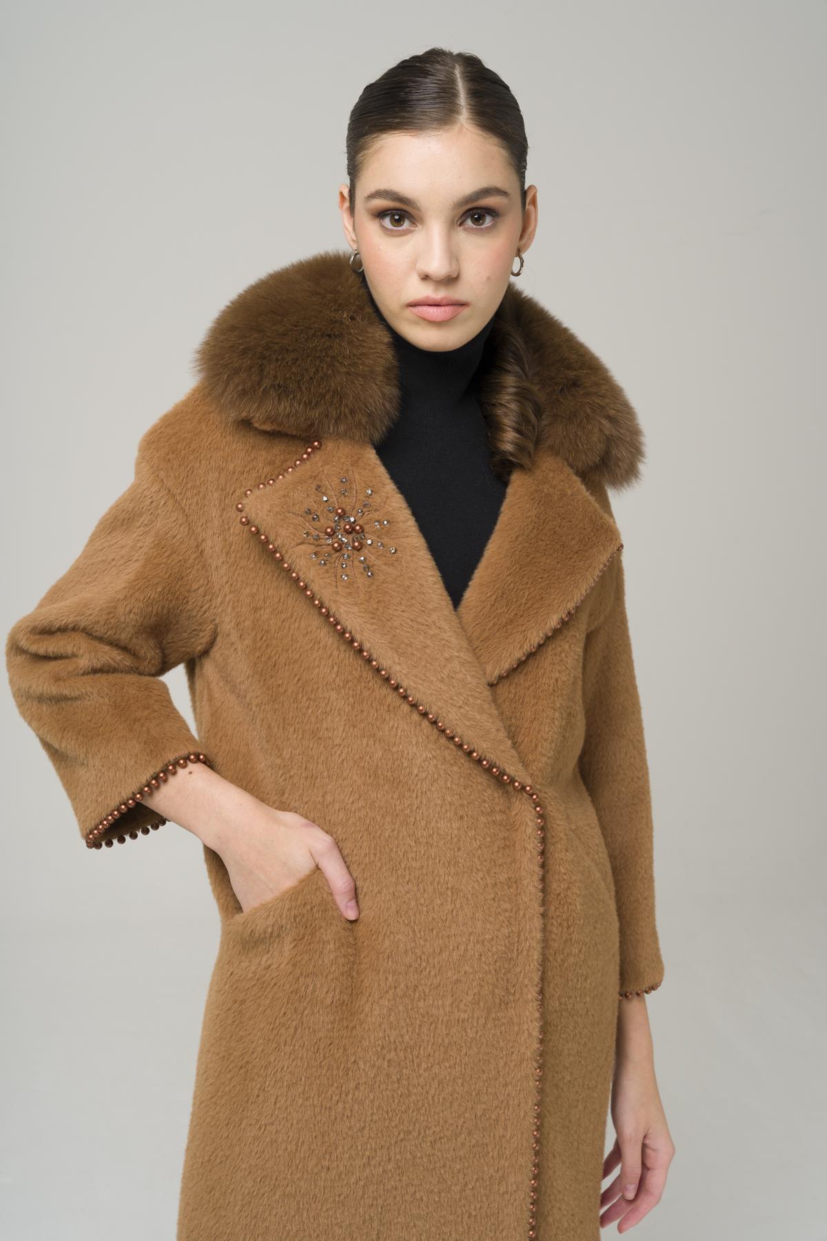 Çıkabilir Kürklü İşleme ve İnci Detaylı Peluş Kaban TABA 3959-TK