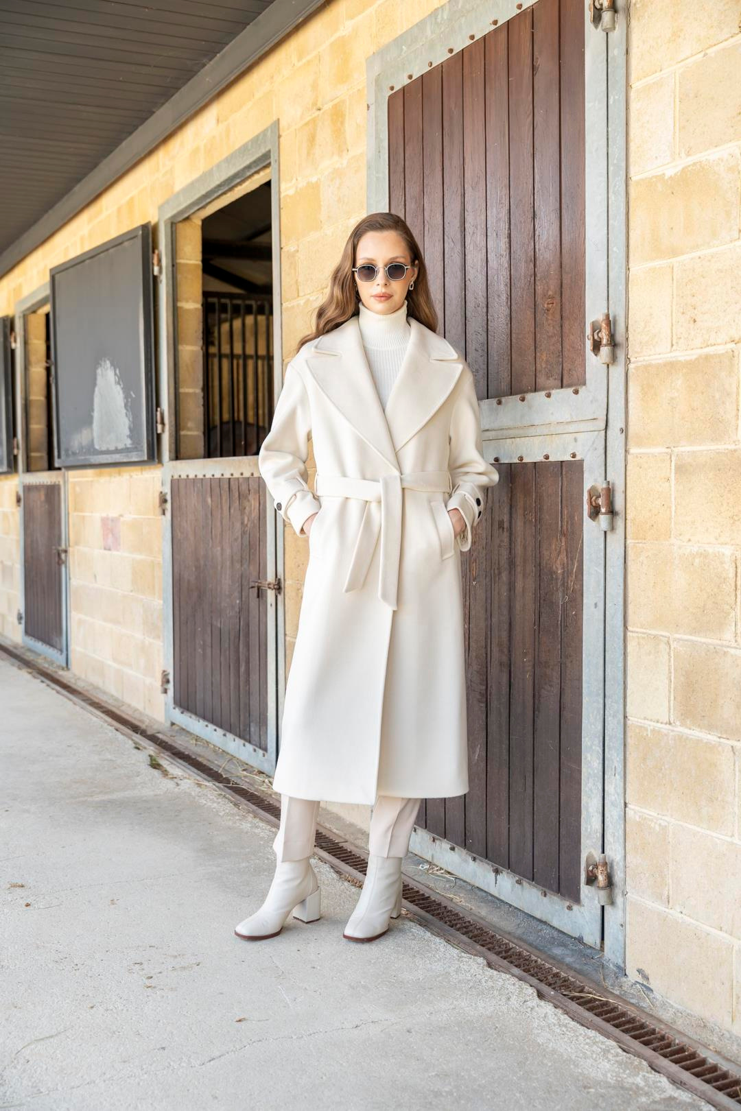 Snap-Front Closure, Low Sleeve, Oversize Coat IVORY 3933